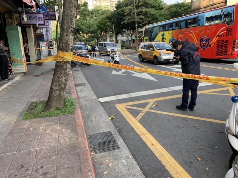 台北街頭傳槍響，男子倒地命危。（翻攝畫面）