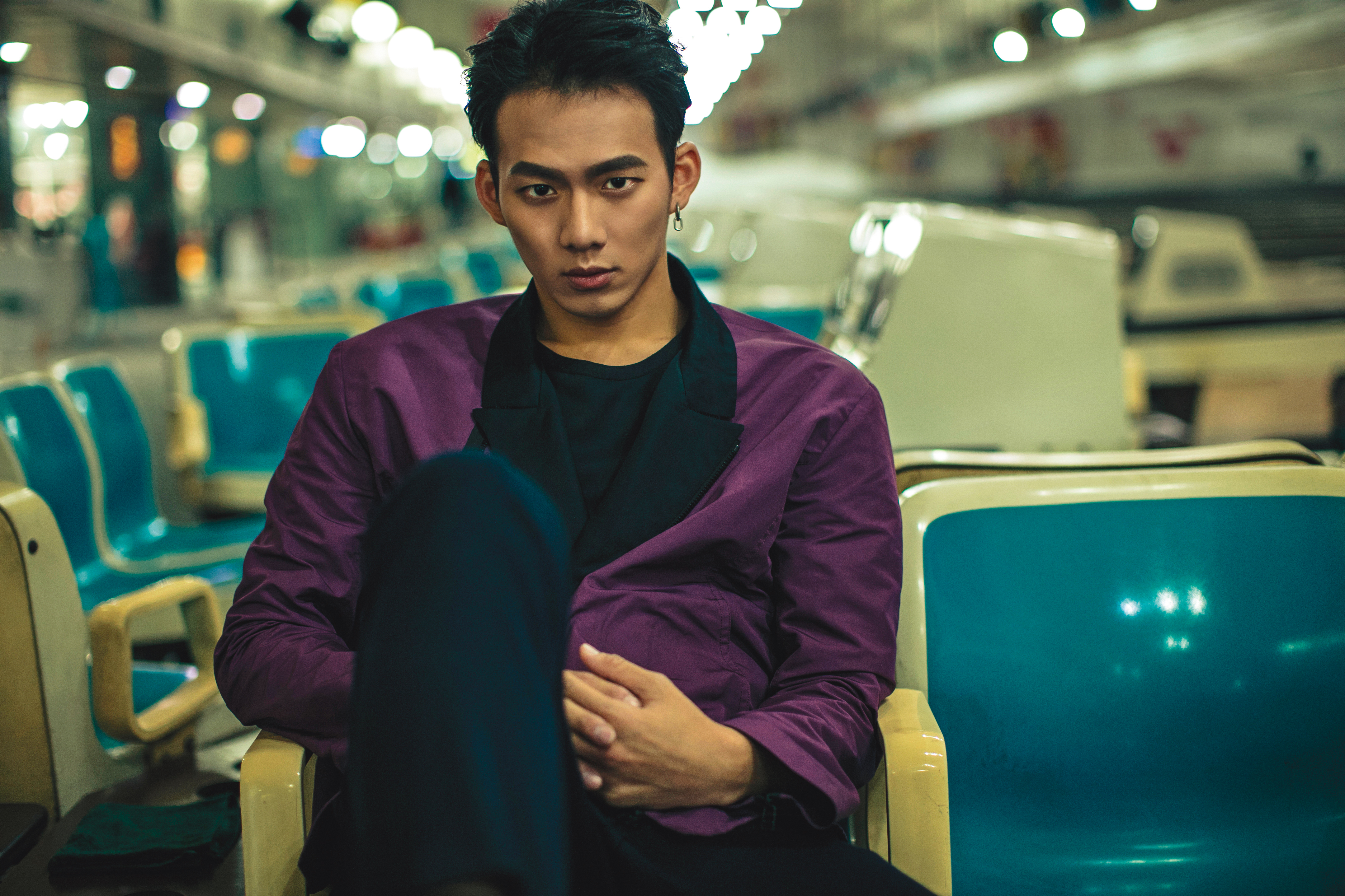 新作裡吳念軒演出一個大馬僑生， 「他覺得自己需要幫助，但他不會向別人尋求幫助。」那麼壓抑，吳念軒說跟自己個性完全相反。