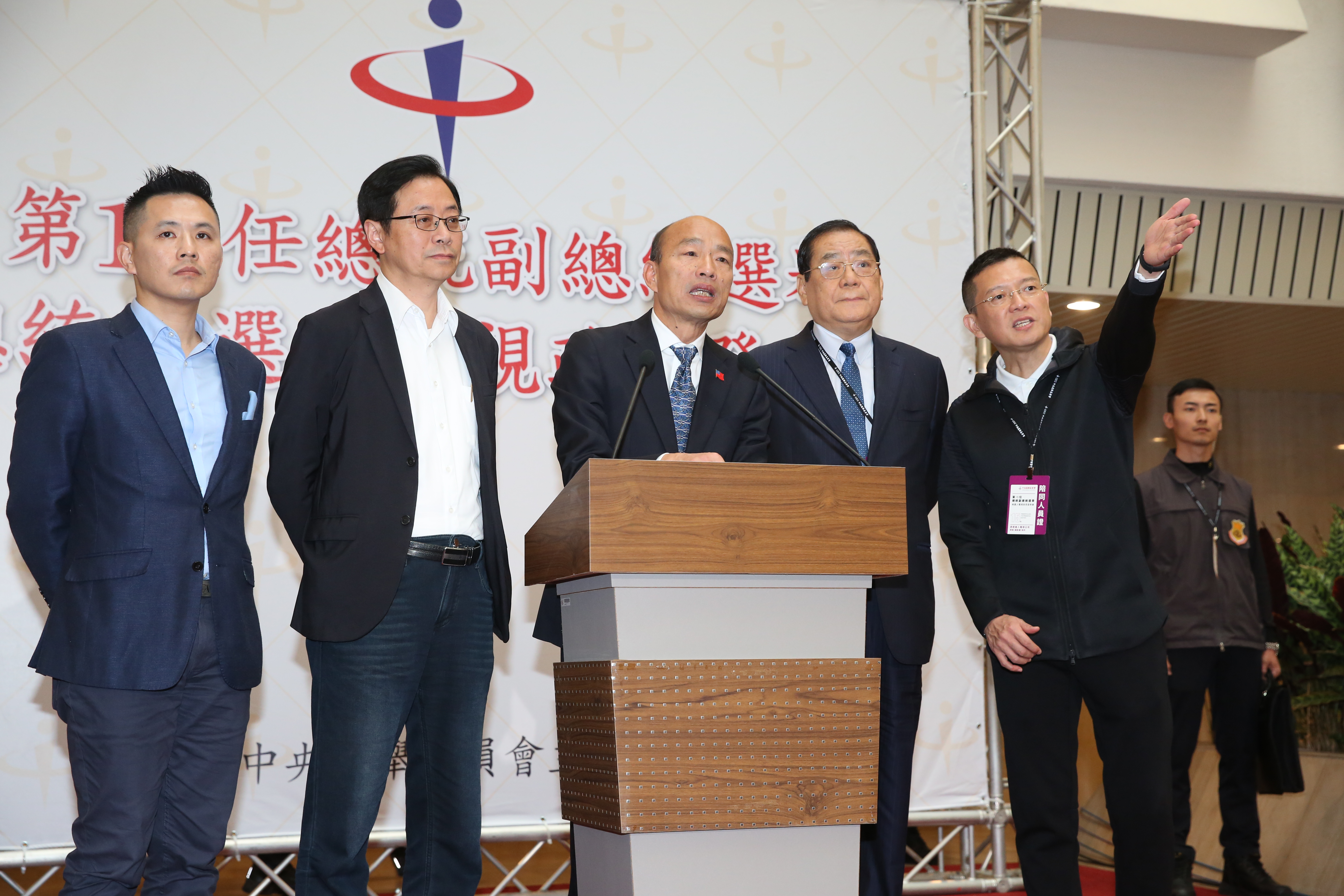 總統大選第二場電視政見發表會25日剛結束，國民黨總統候選人韓國瑜政見會上的言論備受質疑。