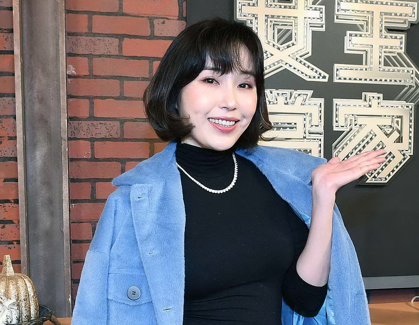 余筱萍透露妹妹余苑綺經過第三次化療後傳出好消息，肺部腫瘤有縮小跡象。（華視提供）