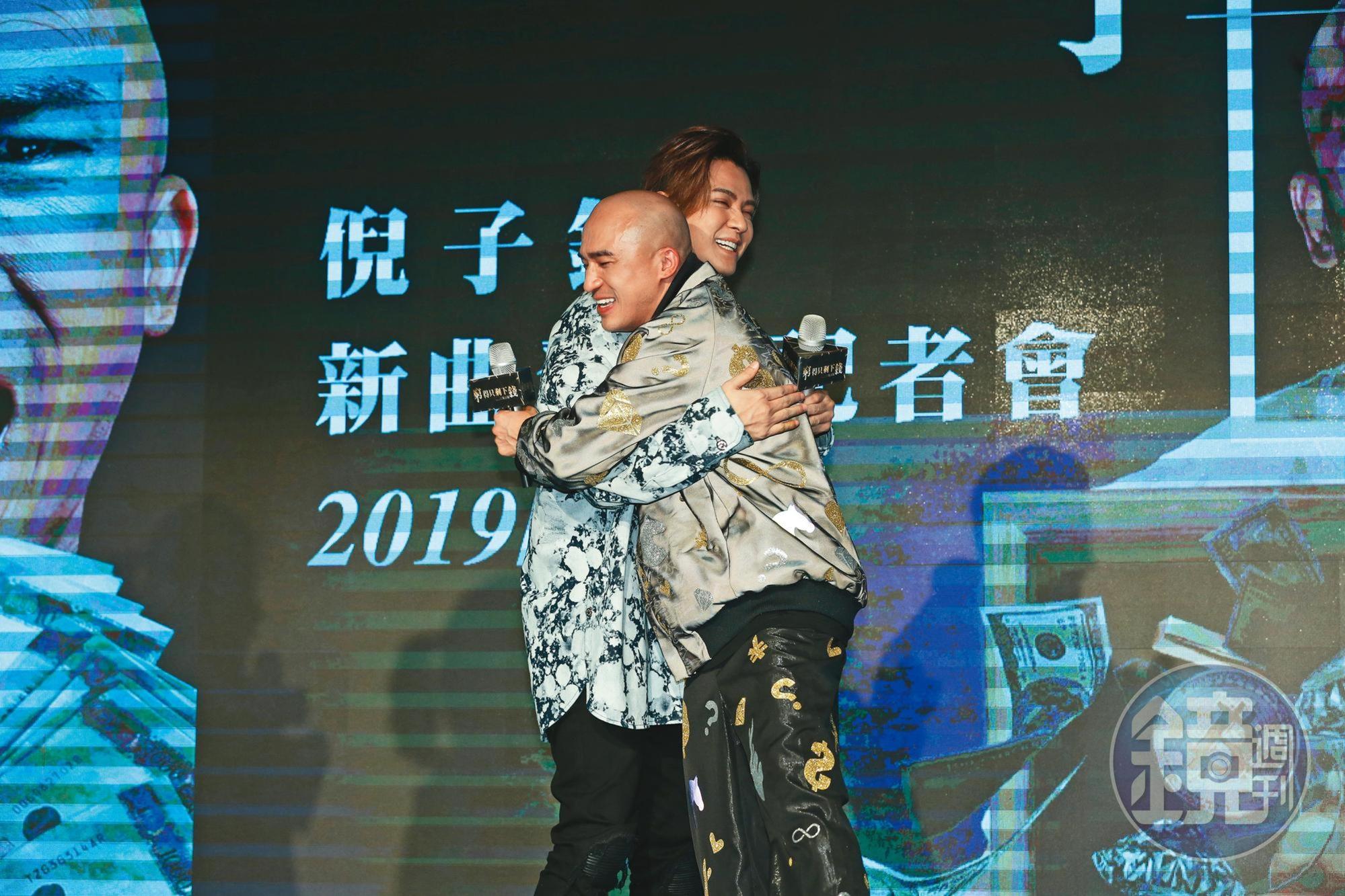 倪子鈞（小馬）推出首張同名專輯《倪子鈞》，小豬羅志祥現身力挺。