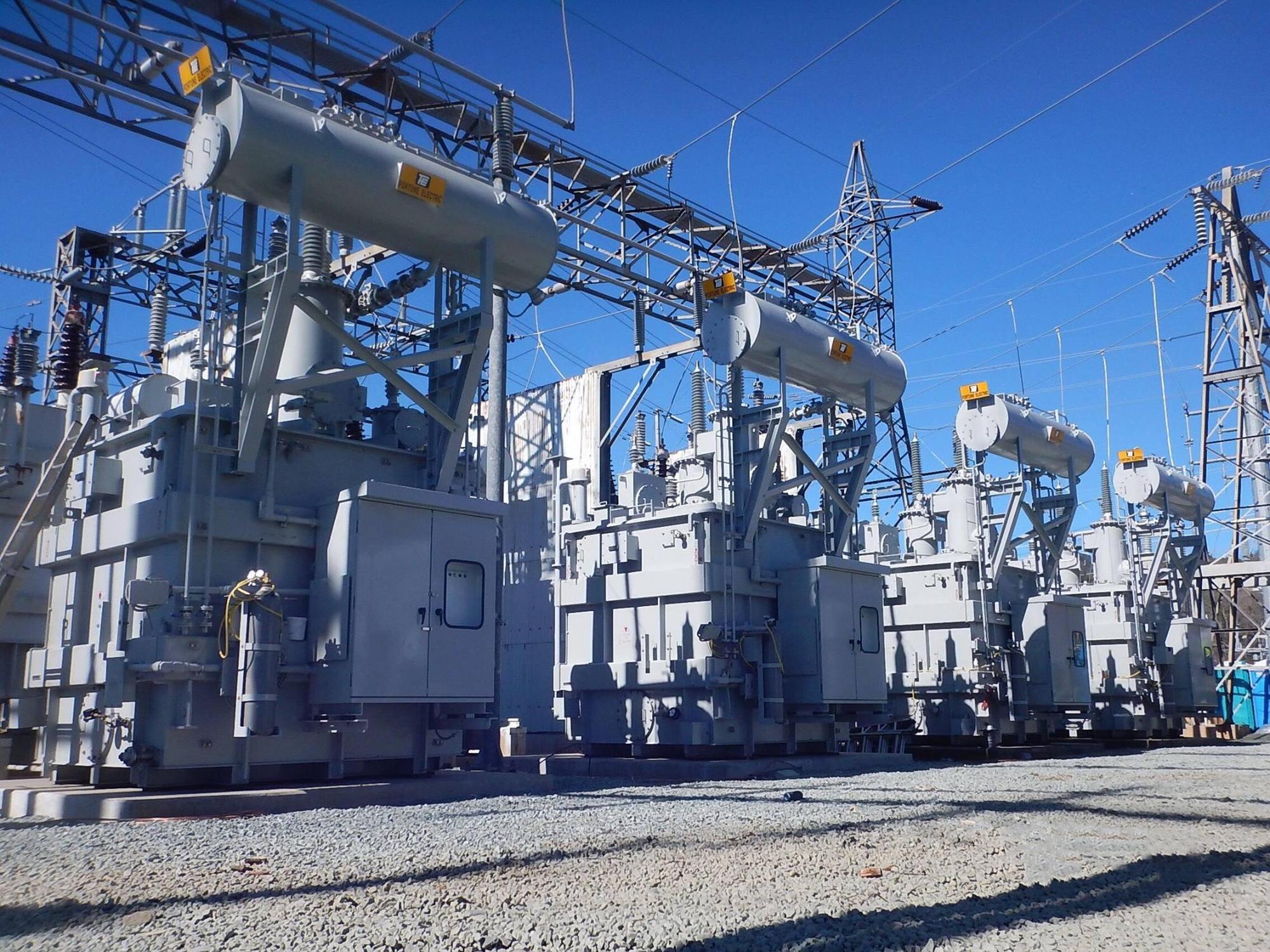 華城曾緊急接下美國電力公司6台發電機變壓器大單，順利解決當時的電力危機。（翻攝自華城電機臉書）
