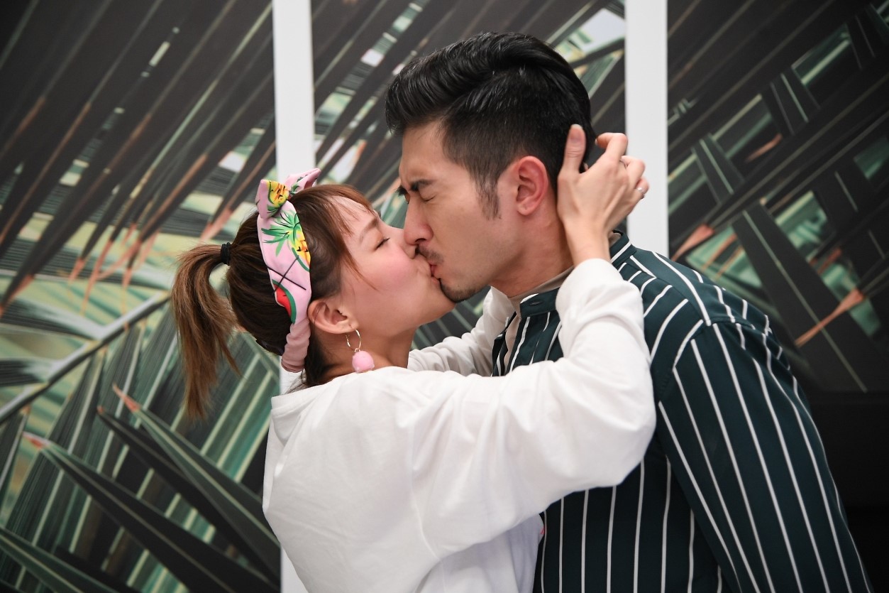 熊熊卓毓彤強吻言明澔。（三立提供）