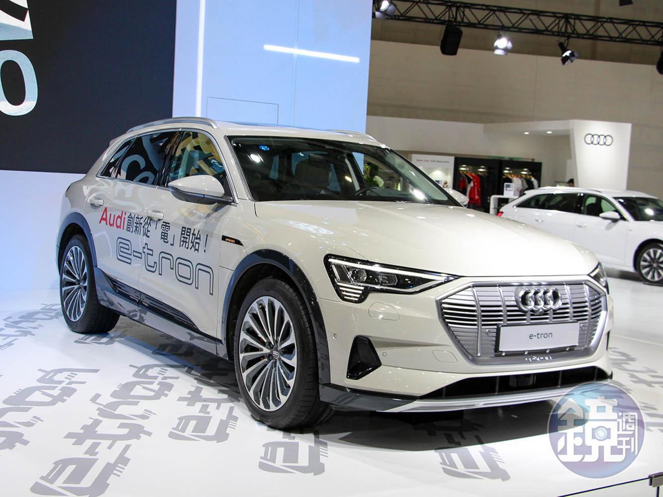純電車e-tron也有預定專案，只要在線上預約並支付新台幣三萬元的訂金，將可享有車輛的到港優先交車權。
