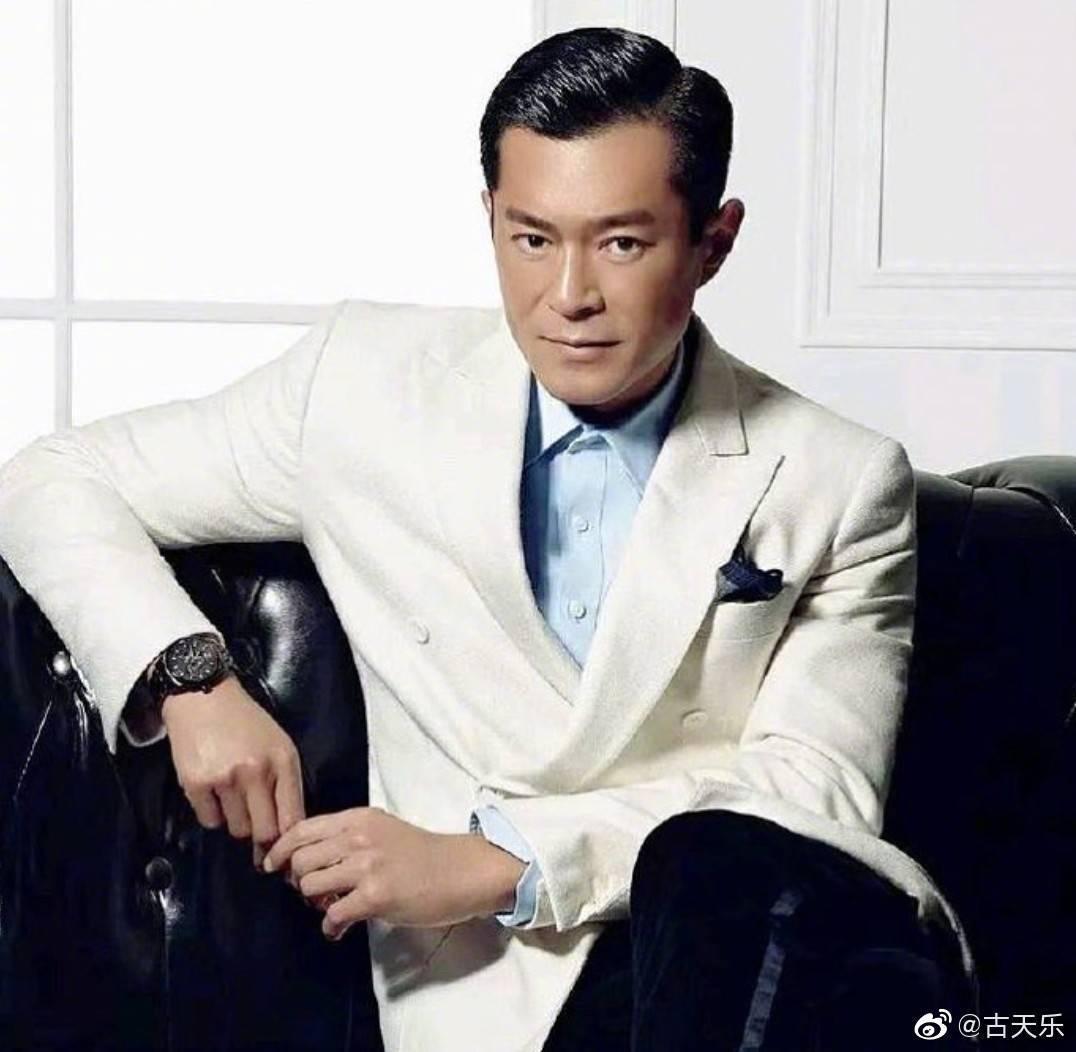 古天樂近年十分認真做公益,在中國興建不少小學,幫助窮人小孩讀書。(翻攝自古天樂微博)
