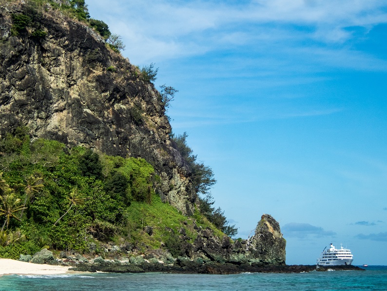 Monuriki Island有一半以上都是岩石,一般旅客無法靠近岩石區。