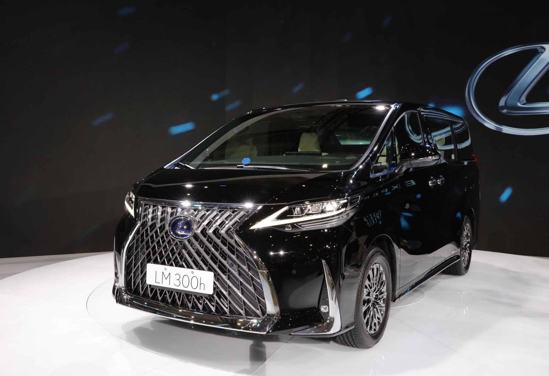 【台北車展】和風奢華饗宴！LEXUS以LM重新定義頂級MPV