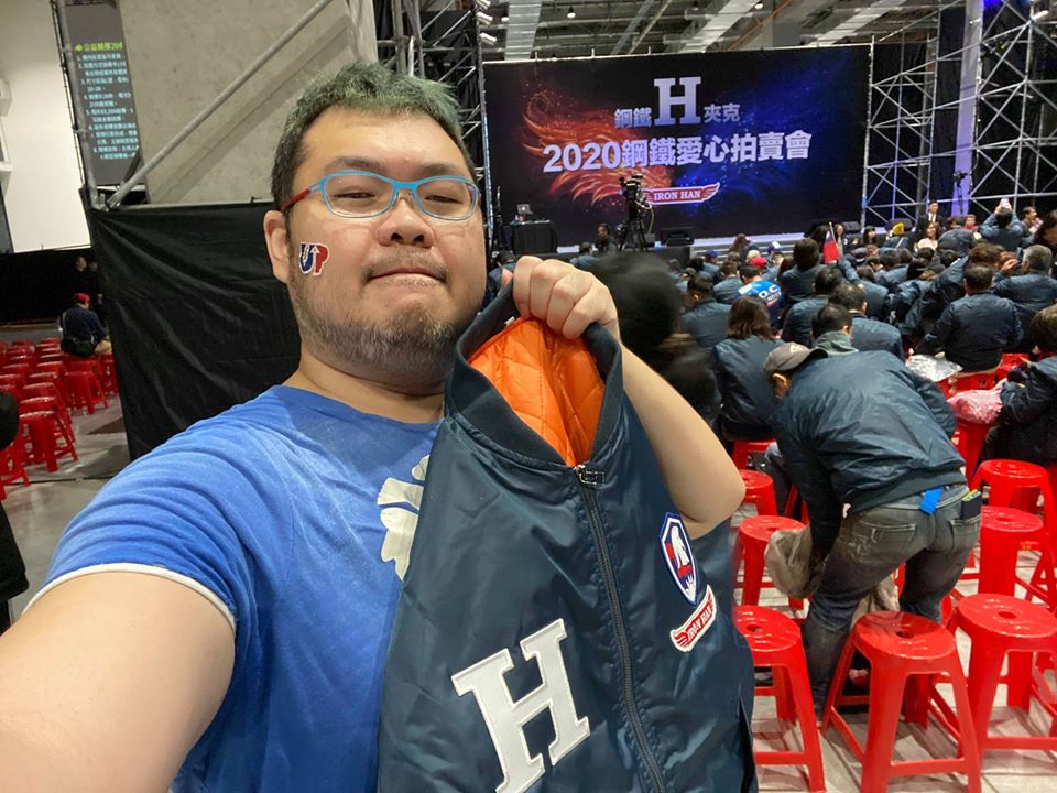 網紅四叉貓指出，Youtube有許多素人主播天天挺韓，光靠抖內的收入就相當驚人。（翻攝自劉宇臉書）