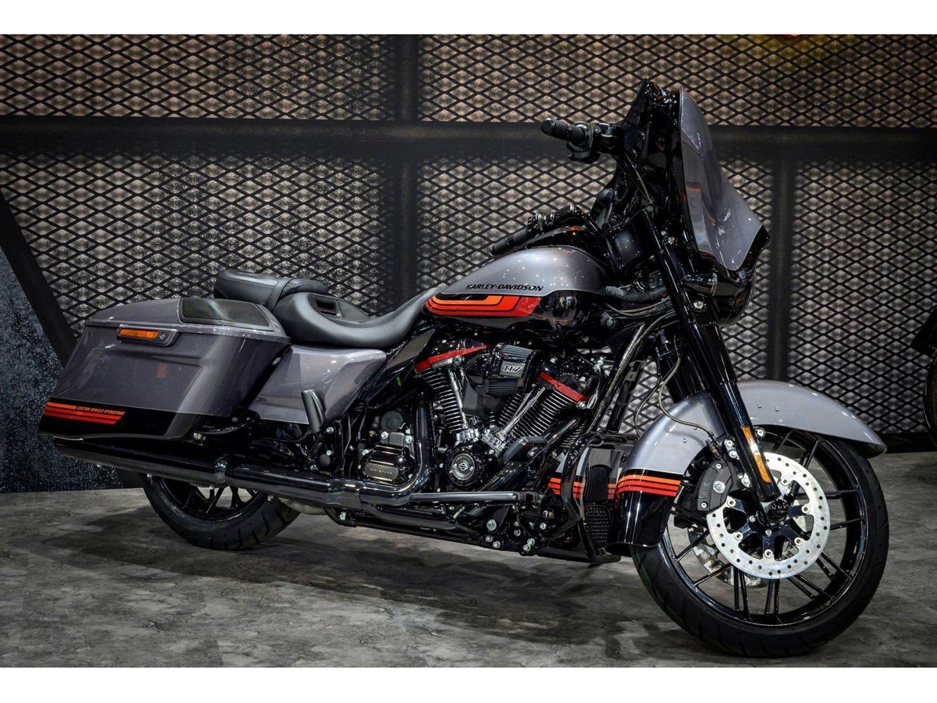 頂級限量CVO車款標配RDRS騎士防護系統 (圖為CVO Street Glide)。