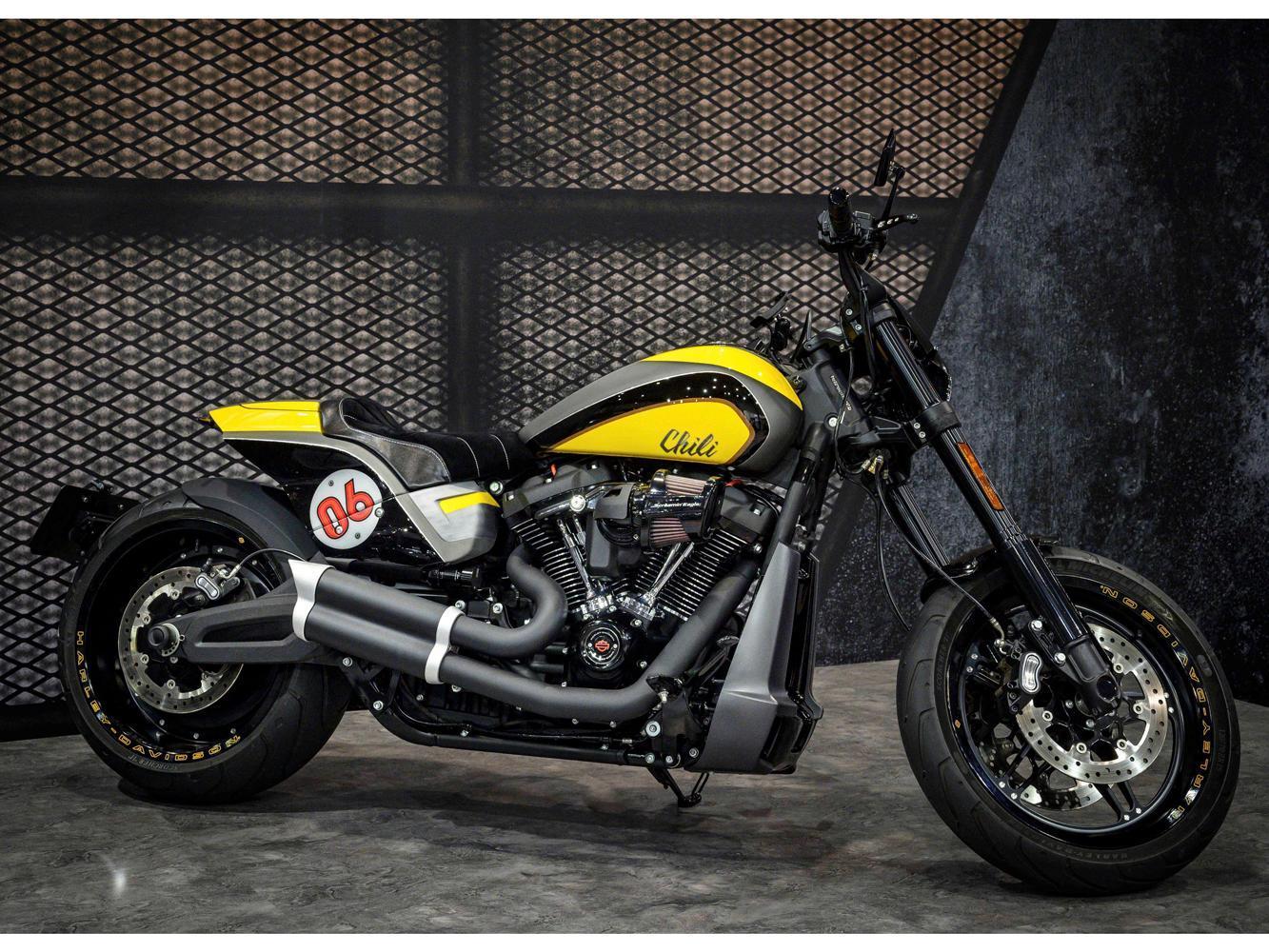 全台唯一一部Softail FXDRS-由台灣改裝夢想實踐團隊進行動力及外觀改裝。