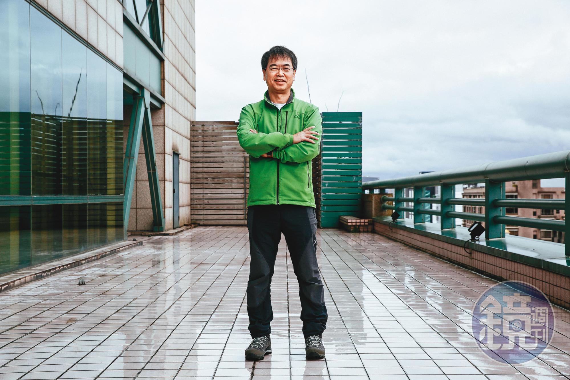 麥覺明身兼導演、製作人、節目主持人多職,並以《MIT台灣誌》《繽紛台灣再發現》《MIT台灣誌》等節目榮獲5座金鐘獎肯定。