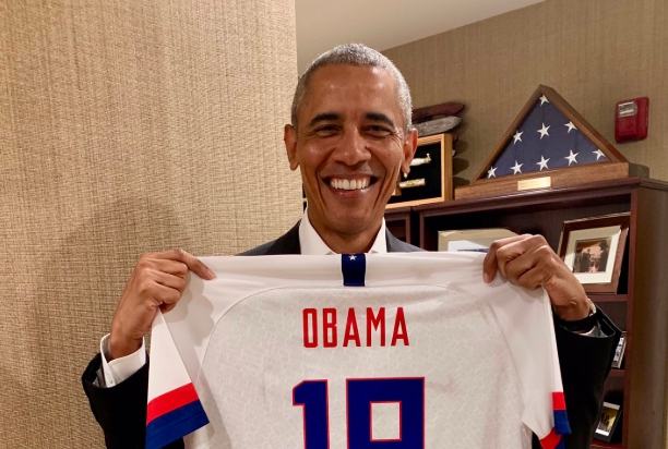 美國前總統歐巴馬（Barack Obama）每年年末時都會公布個人當年最喜歡的書、電影和音樂清單。（翻攝Barack Obama Twitter）