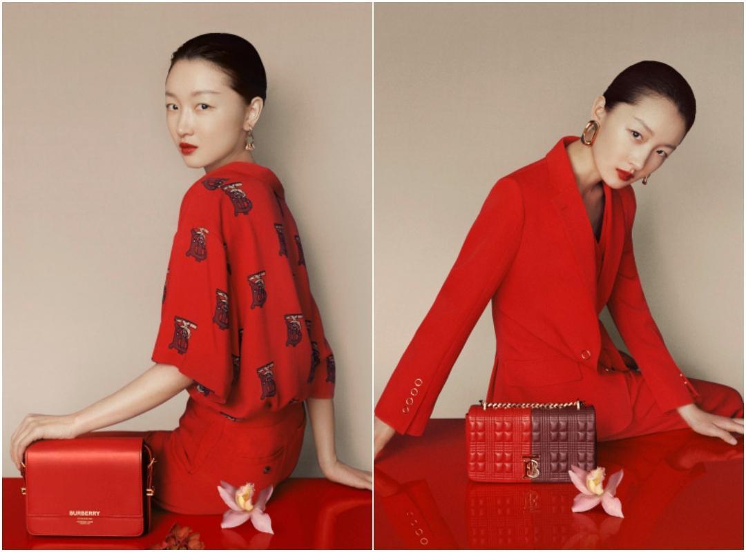 BURBERRY品牌大使周冬雨穿著一身紅色,演繹2020農曆新年形象廣告。(BURBERRY提供)