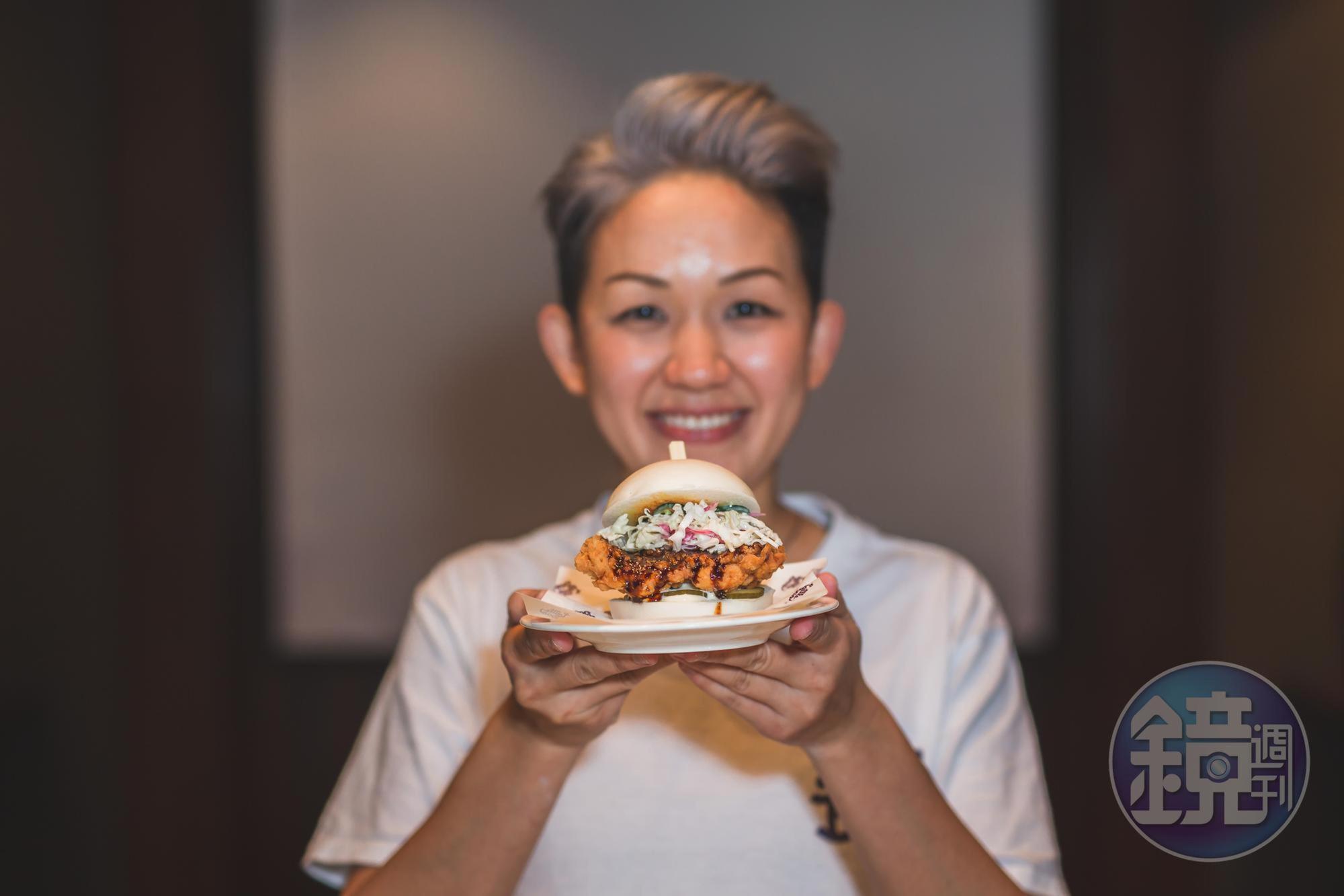 May Chow的餐廳「小包包」（Little Bao）以中式漢堡為概念發想。