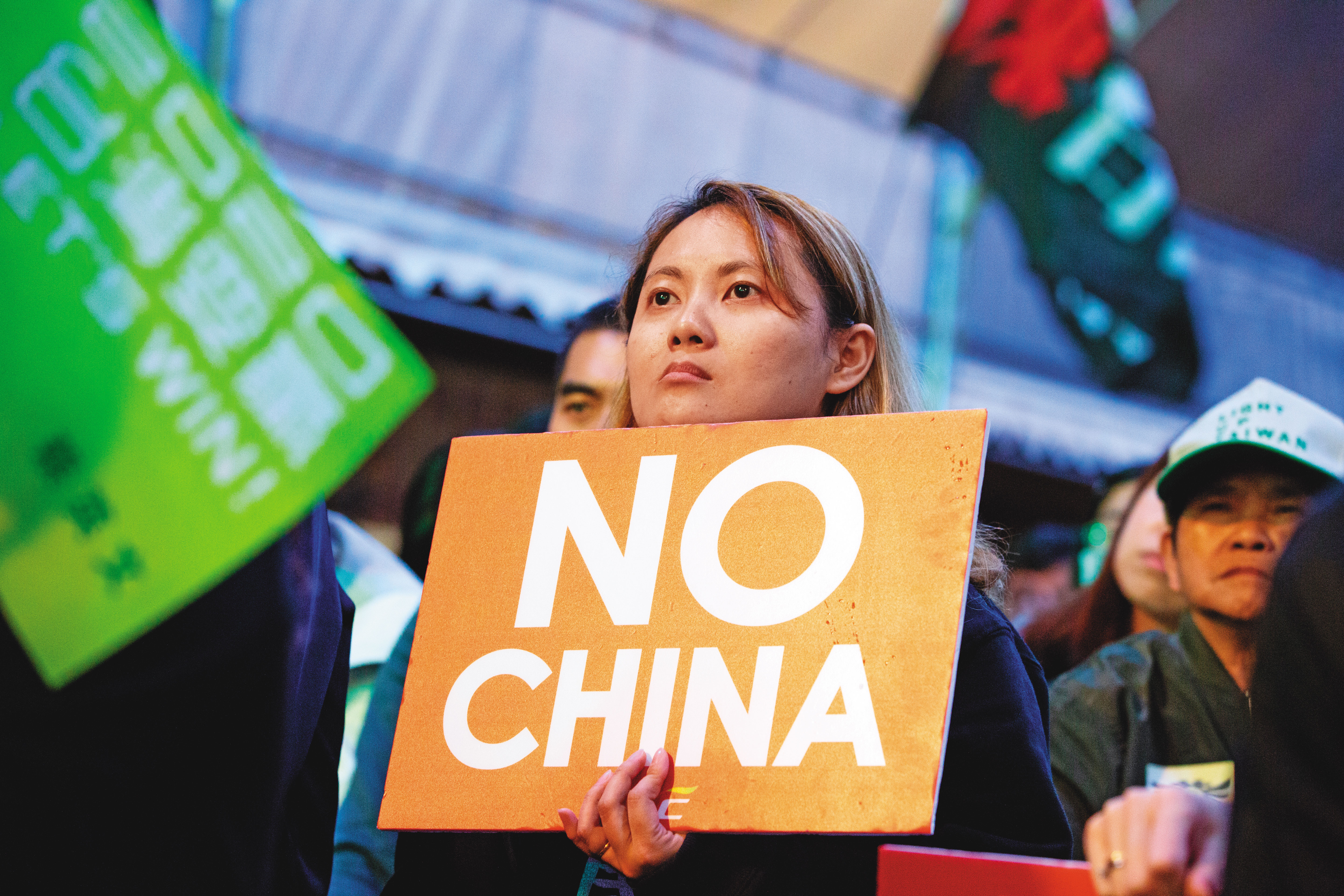 從《反滲透法》立法過程，明顯可看出青年世代對藍、綠兩黨民心向背。