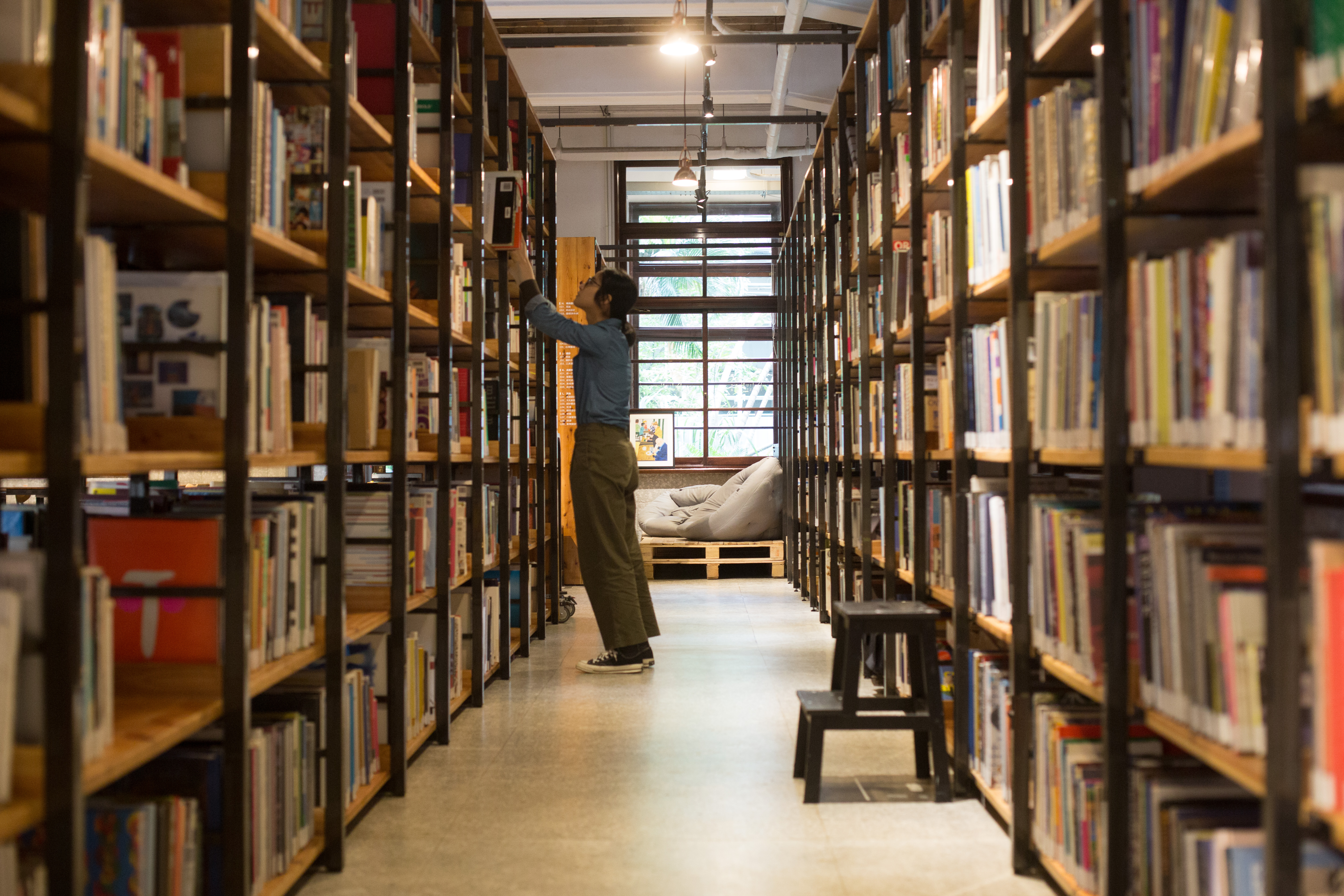 教育部和文化部今舉行記者會，宣布試辦「公共出借權」。（示意圖）