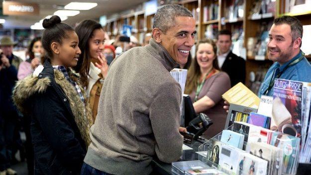 前美國總統歐巴馬公布了他自己的年度選書。（網路截圖：White House）