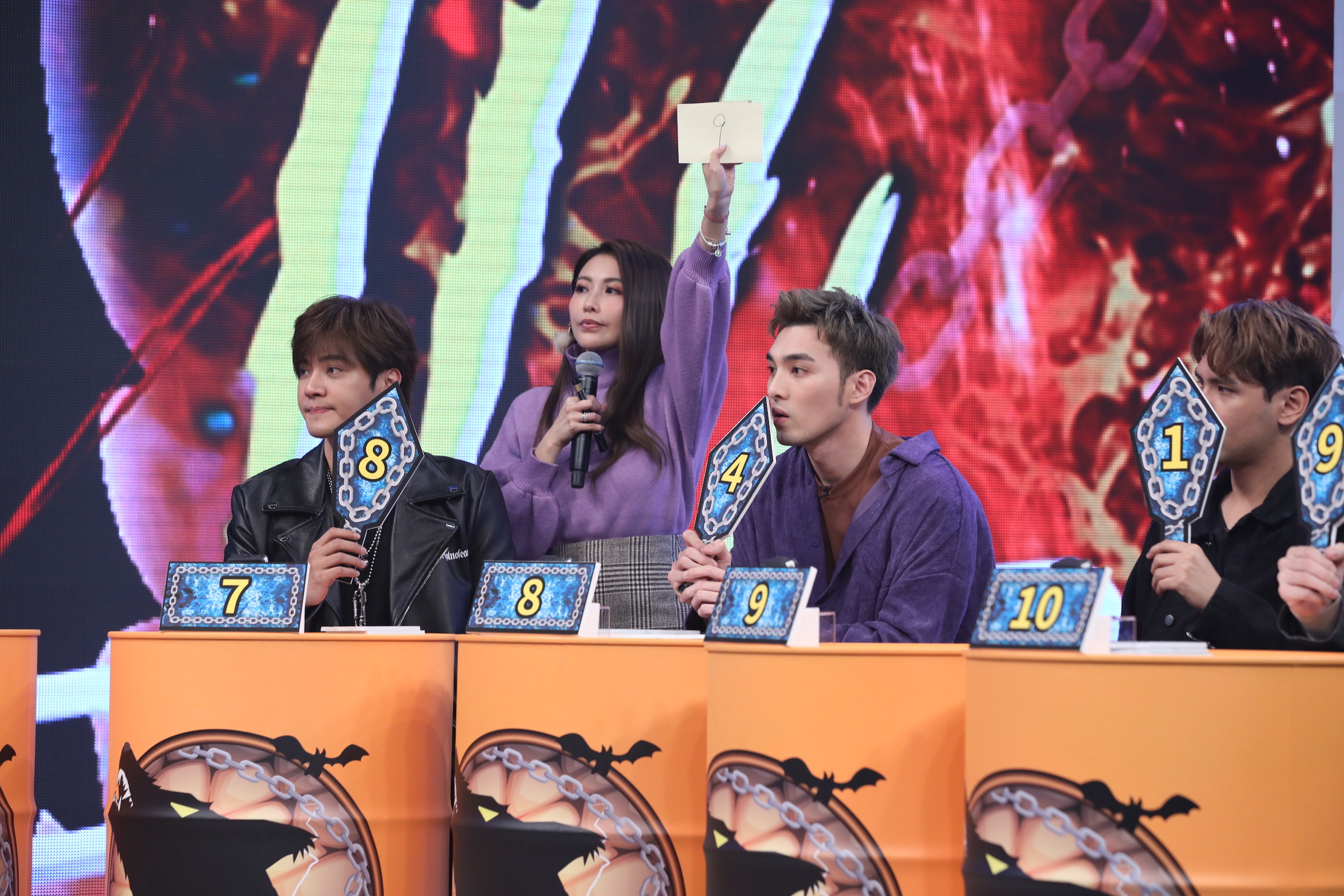 「凹嗚狼人殺」2019年度總冠軍爭霸戰將於週四（2日）播出。參與玩家包括羅志祥、陳零九、邱鋒澤等十位藝人。（八大提供）