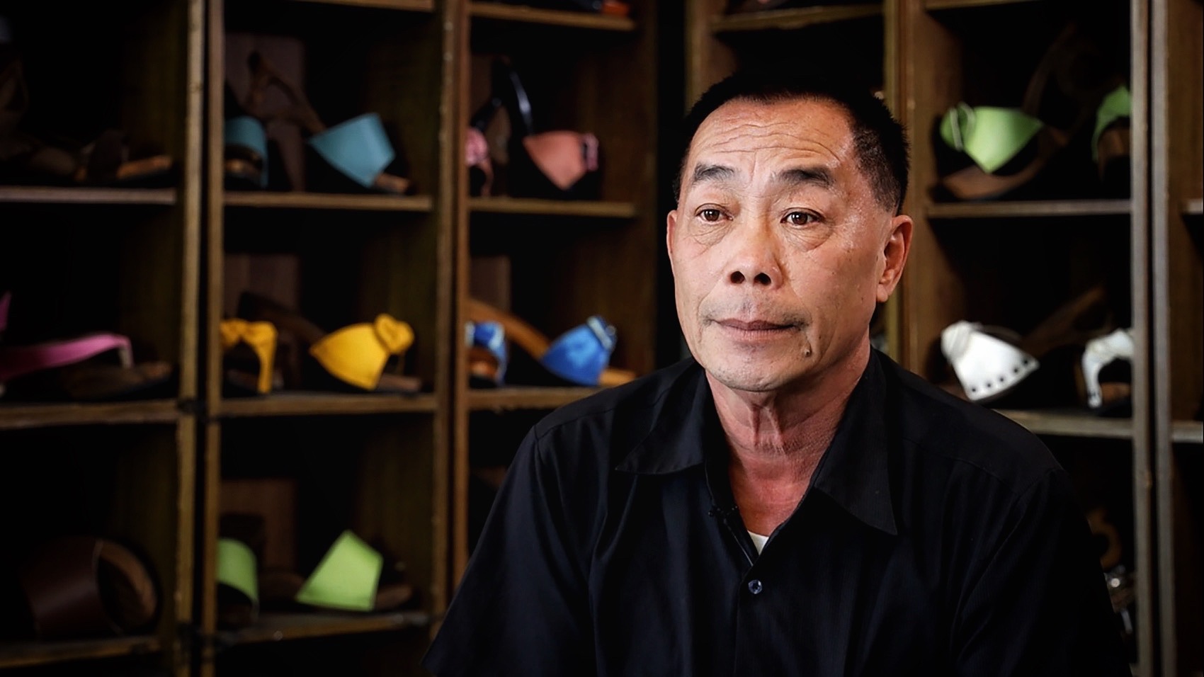 府城百年木屐老店的第三代傳人郭宗興對於木屐充滿堅持與驕傲。