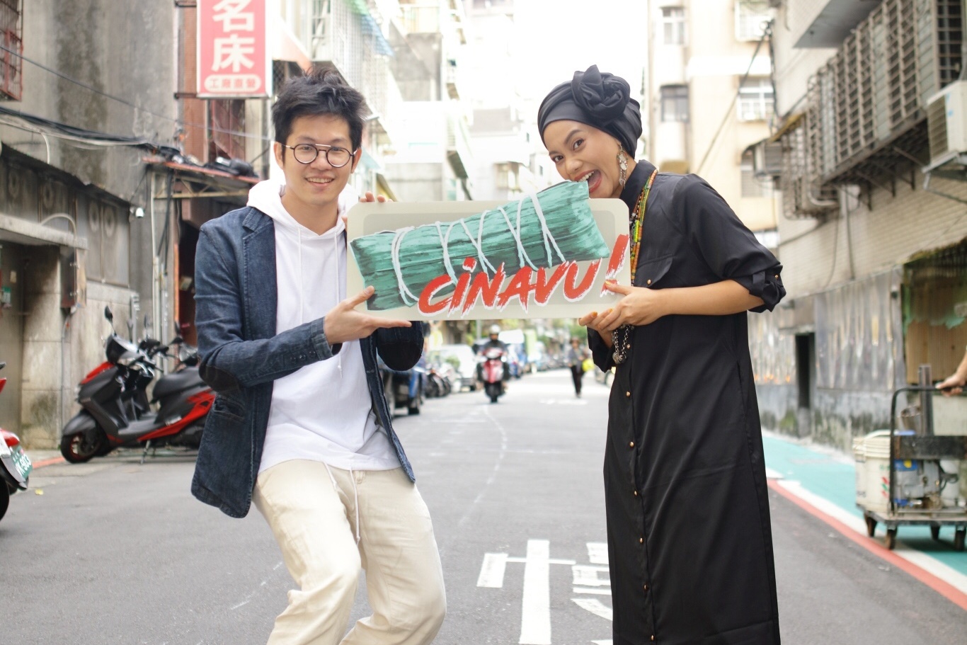 阿爆小時候看完《修女也瘋狂》後，就常幻想自己是琥碧戈柏。（那屋瓦文化提供提供）