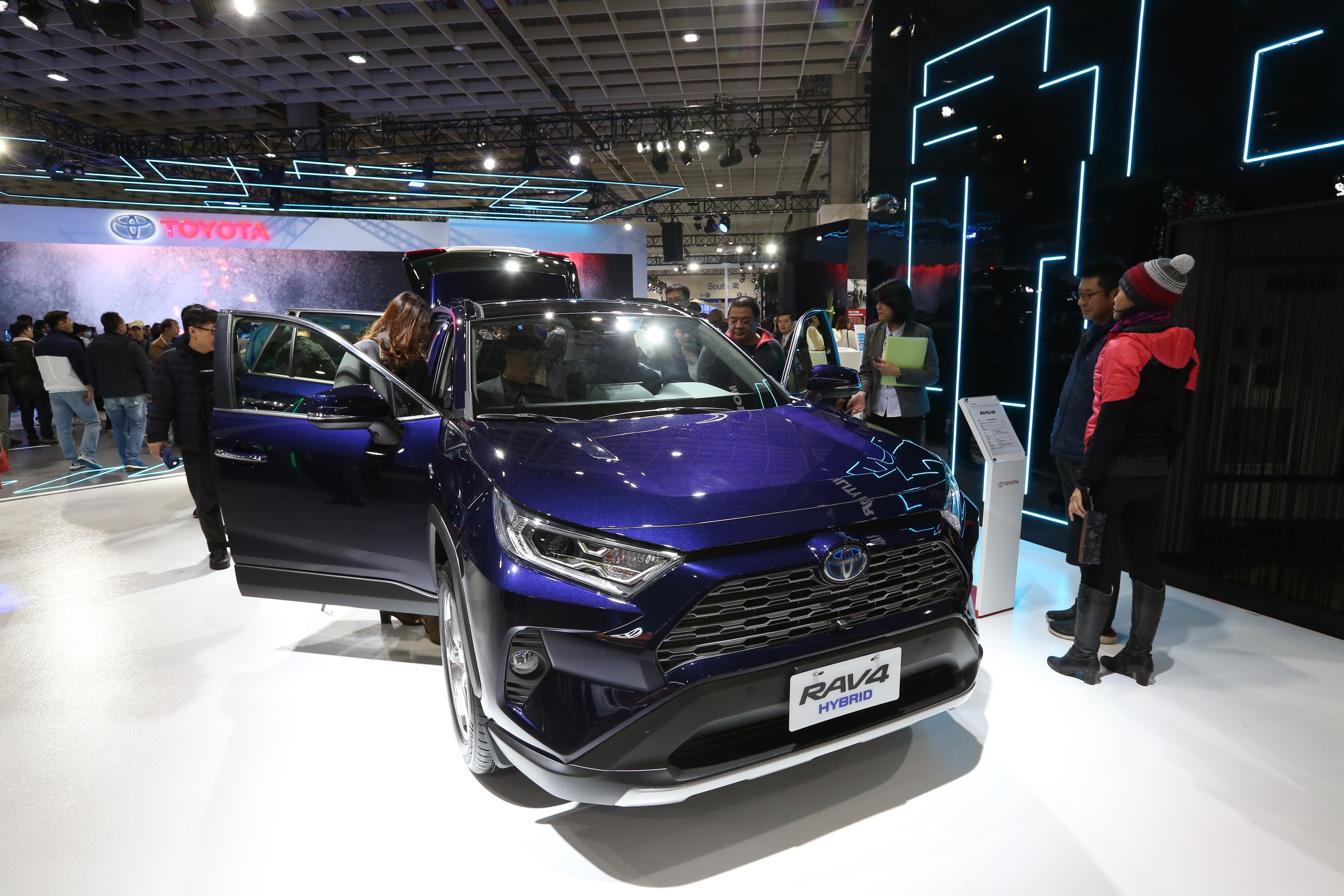 和泰車旗下的豐田RAV 4搶下進口車銷售王座。