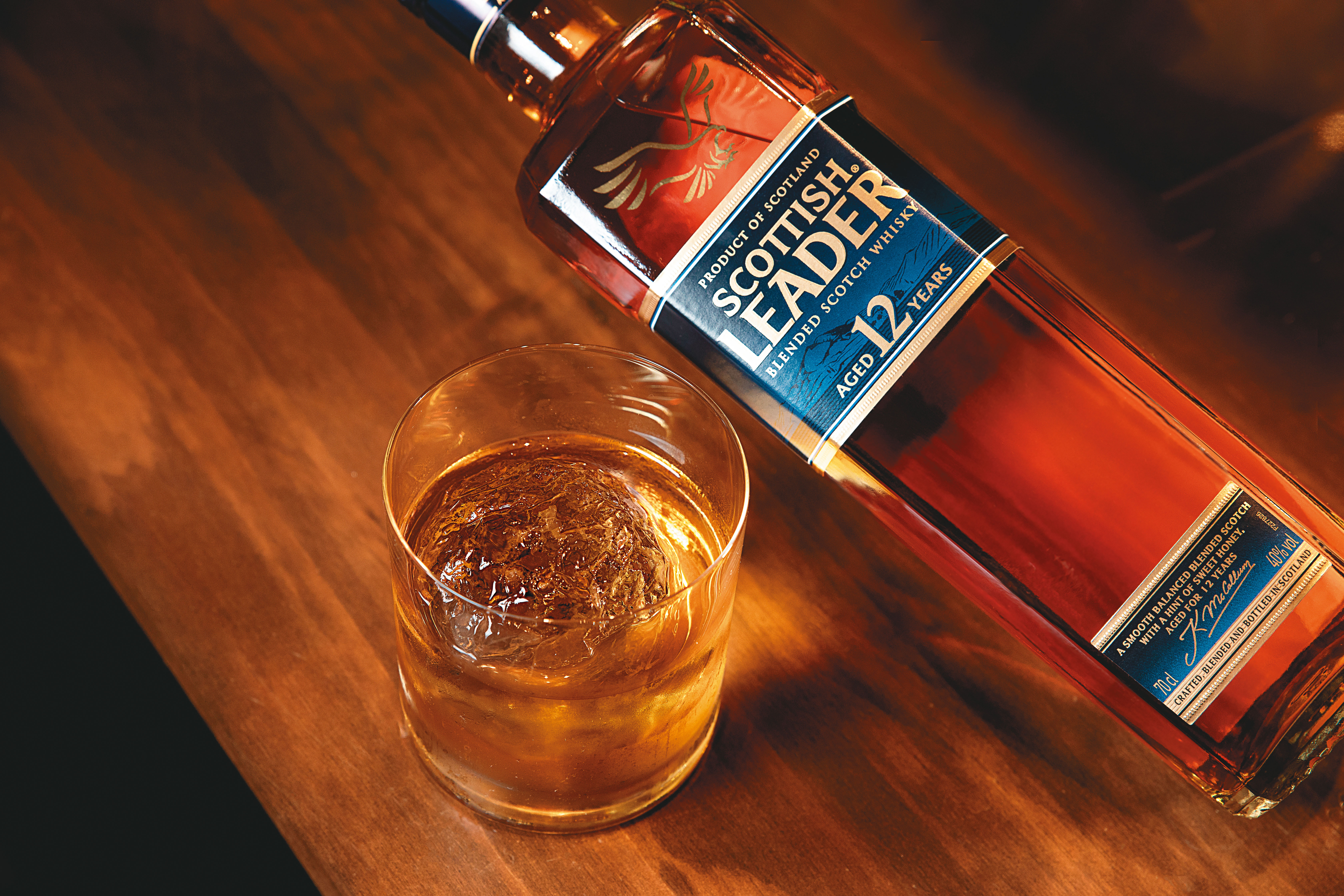 由資深調酒團隊為亞洲品酩人士量身打造，首選陳釀的仕高利達12年蘇格蘭威士忌，是國際比賽的常勝軍。