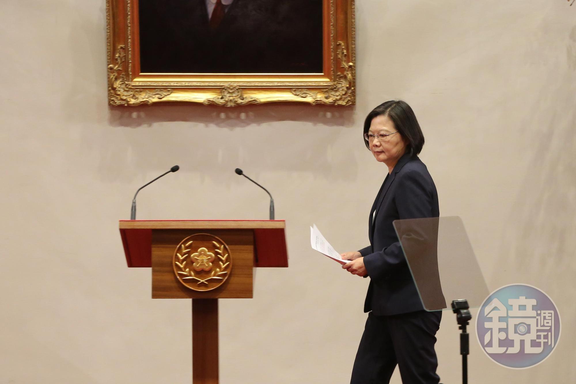 蔡英文總統將於今天(3日)上午8時將前往國軍三軍總醫院,探視傷者,也將前往靈堂上香致意,慰問罹難者家屬。