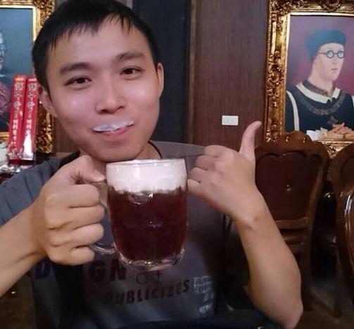 黃聖航與家人感情甚篤,如今天人永隔,令人心酸。(翻攝自黃聖航臉書)