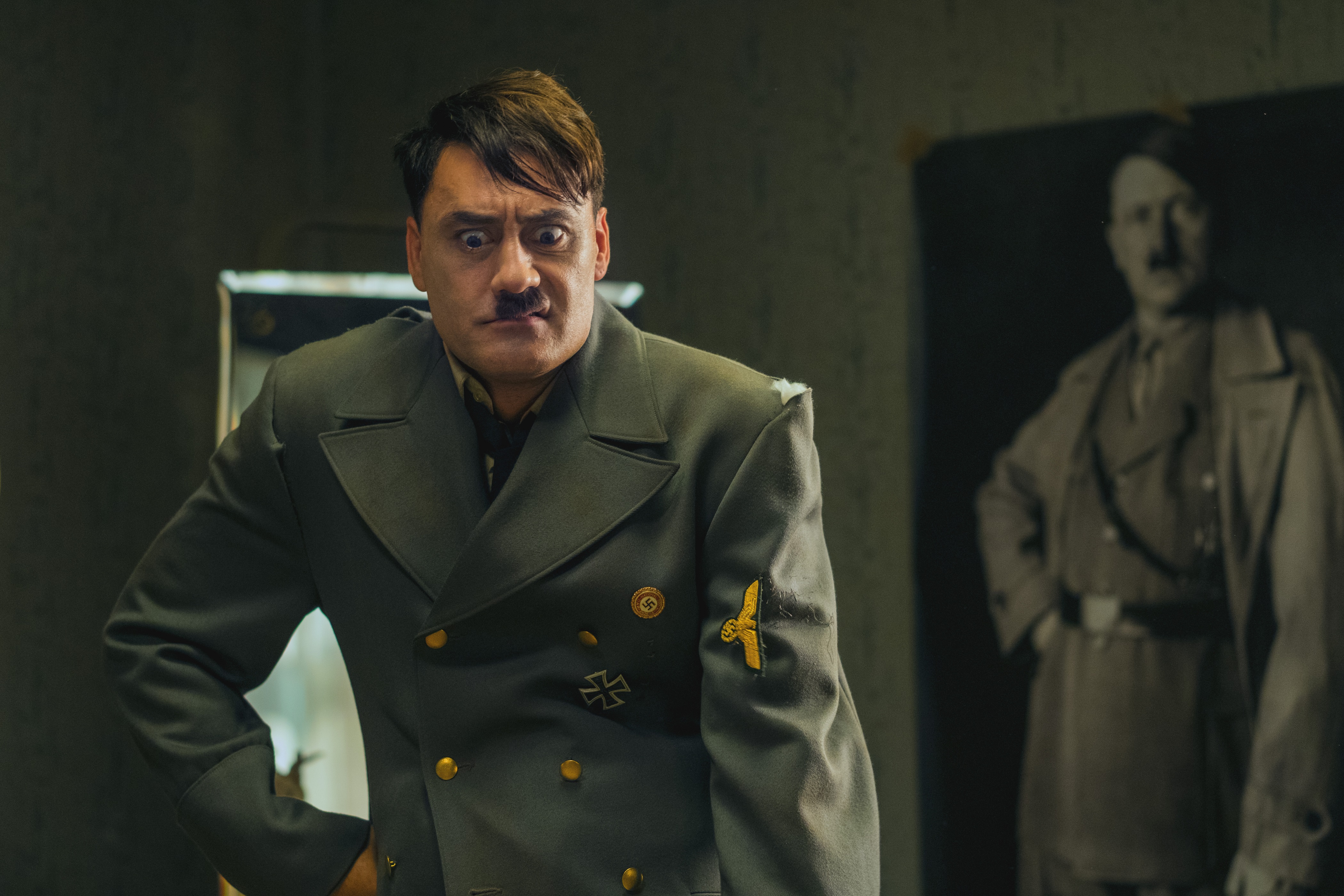 塔伊加維迪提被片方要求親自下海扮希特勒，但有猶太血統的他坦言扮裝後「全身都不蘇胡」。（福斯提供）