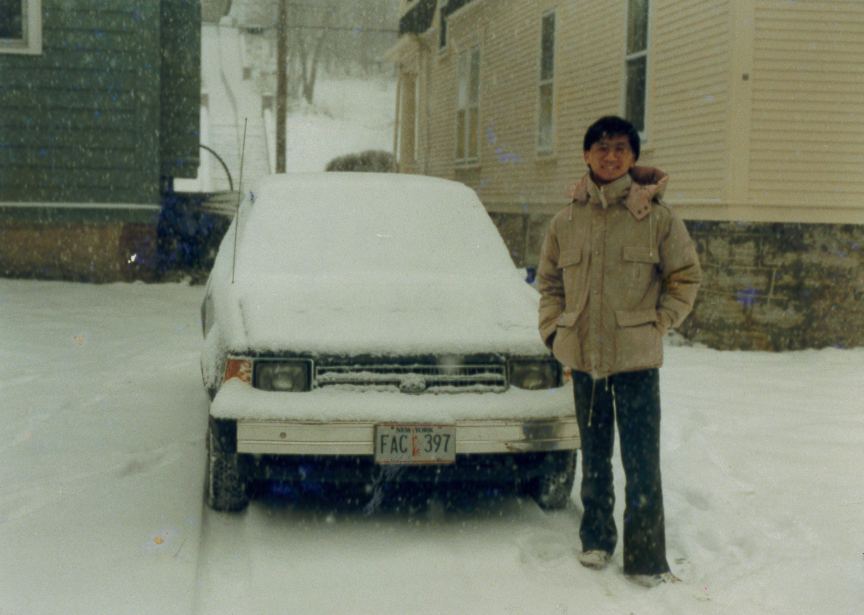 詹金和是家中最會念書的孩子,交大畢業後赴美取得雪城大學電腦碩士。(欣光食品提供)