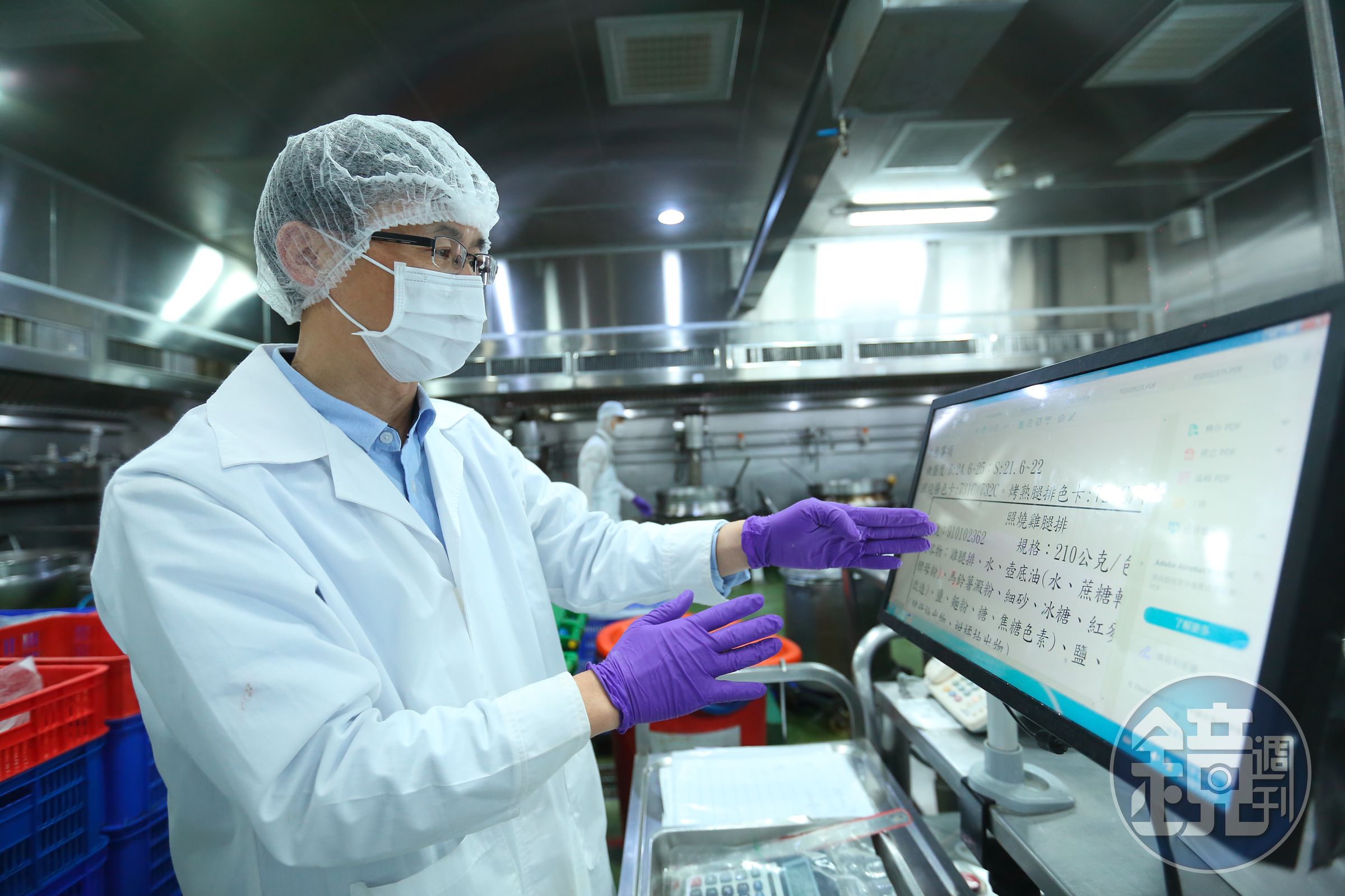 詹金和帶領欣光食品從「中一排骨」央廚，轉型打入各大連鎖餐飲品牌代工，他重視產線SOP操作，靠千筆食譜資料庫提升競爭力。