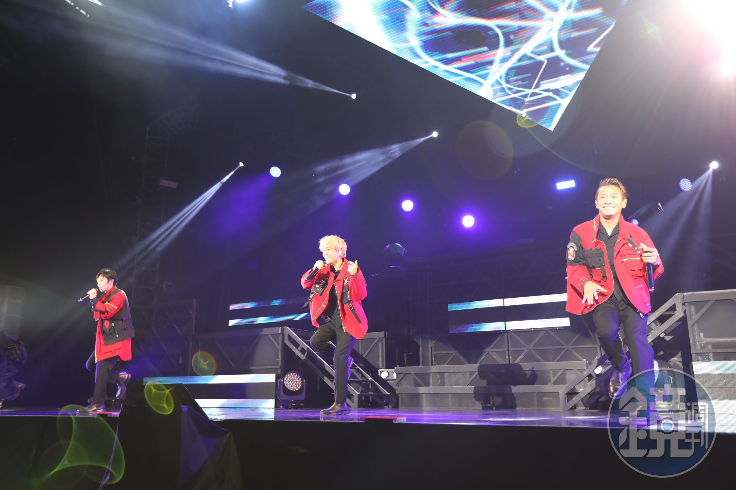 w-inds.演唱會熱歌勁舞，從出道曲唱到即將發行的新曲，讓台迷大呼過癮。（G MUSIC提供）