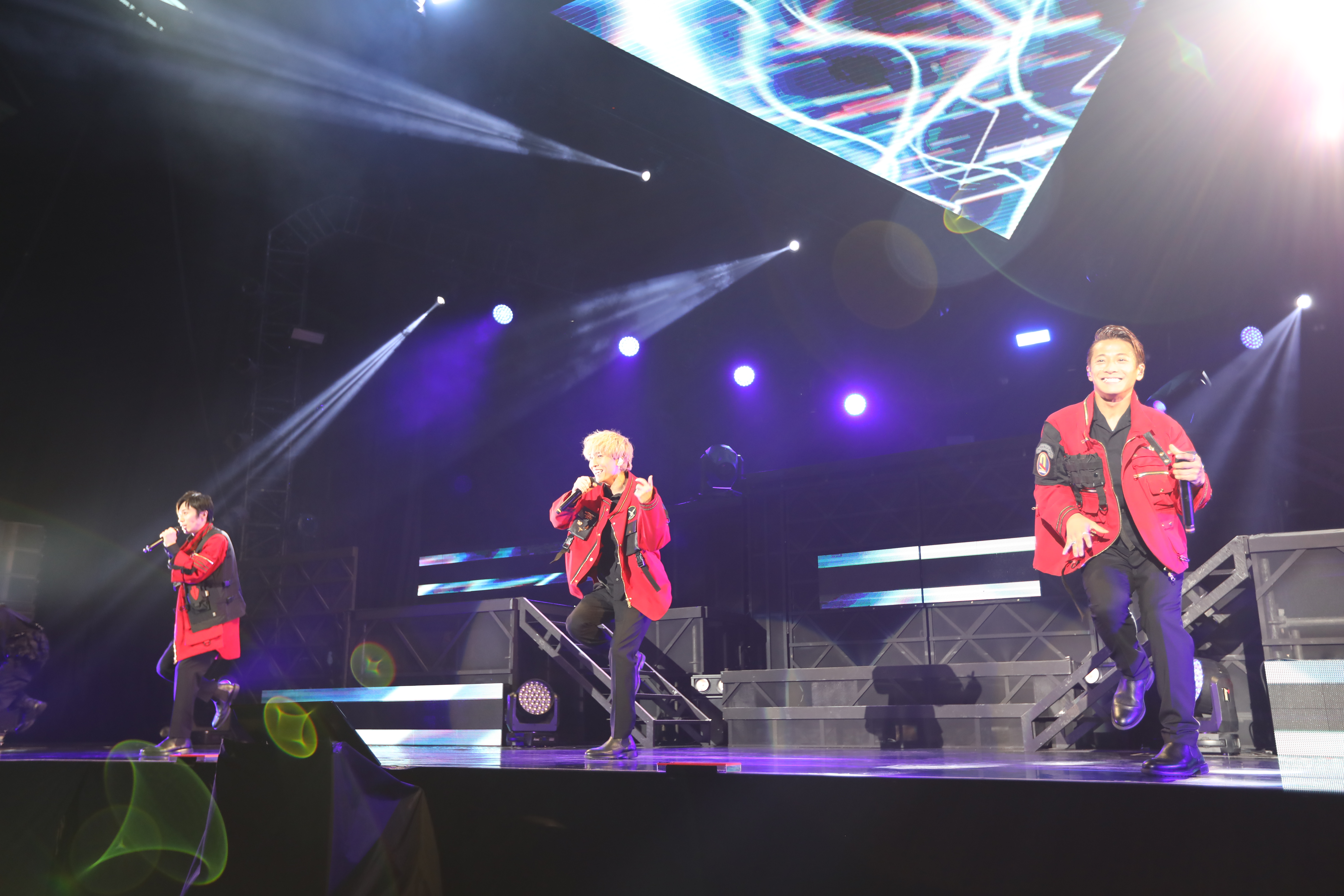 w-inds.演唱會熱歌勁舞，從出道曲唱到即將發行的新曲，讓台迷大呼過癮。（G MUSIC提供）