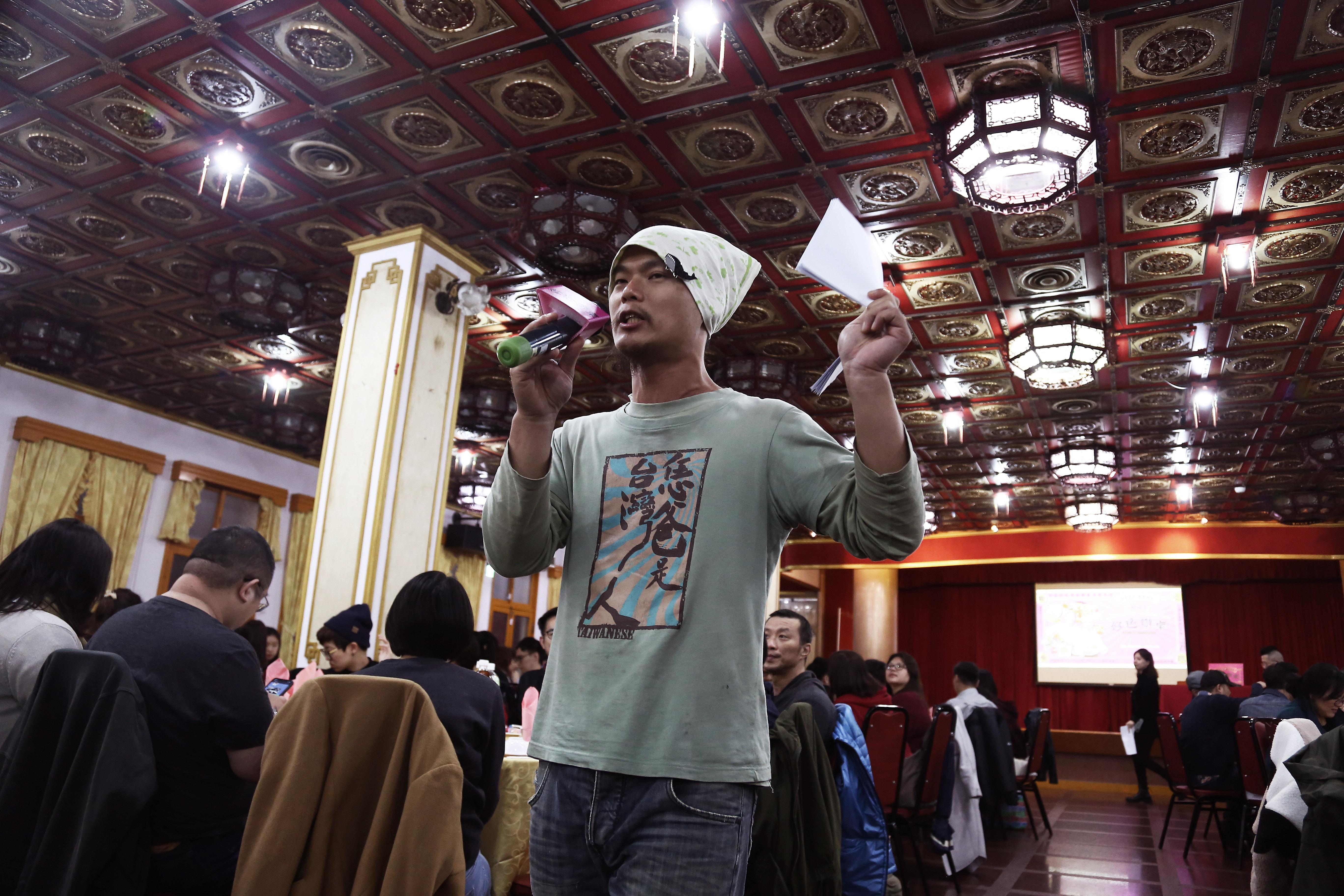 主持人磅米芳全程以台語主持控場，功力很不錯。（台灣好色提供）