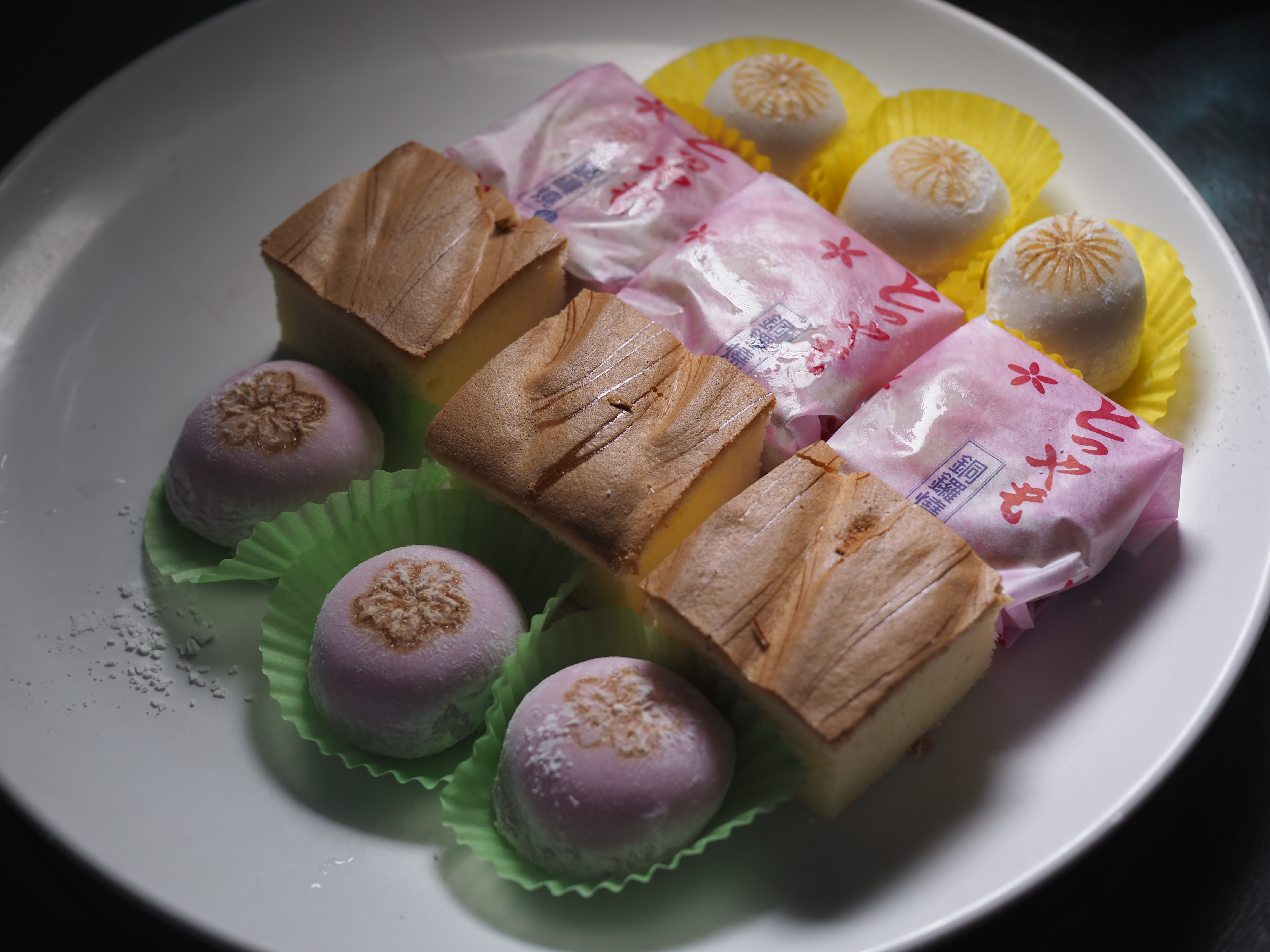 「中西拼點心」的花樣繁多，隨人喜好。