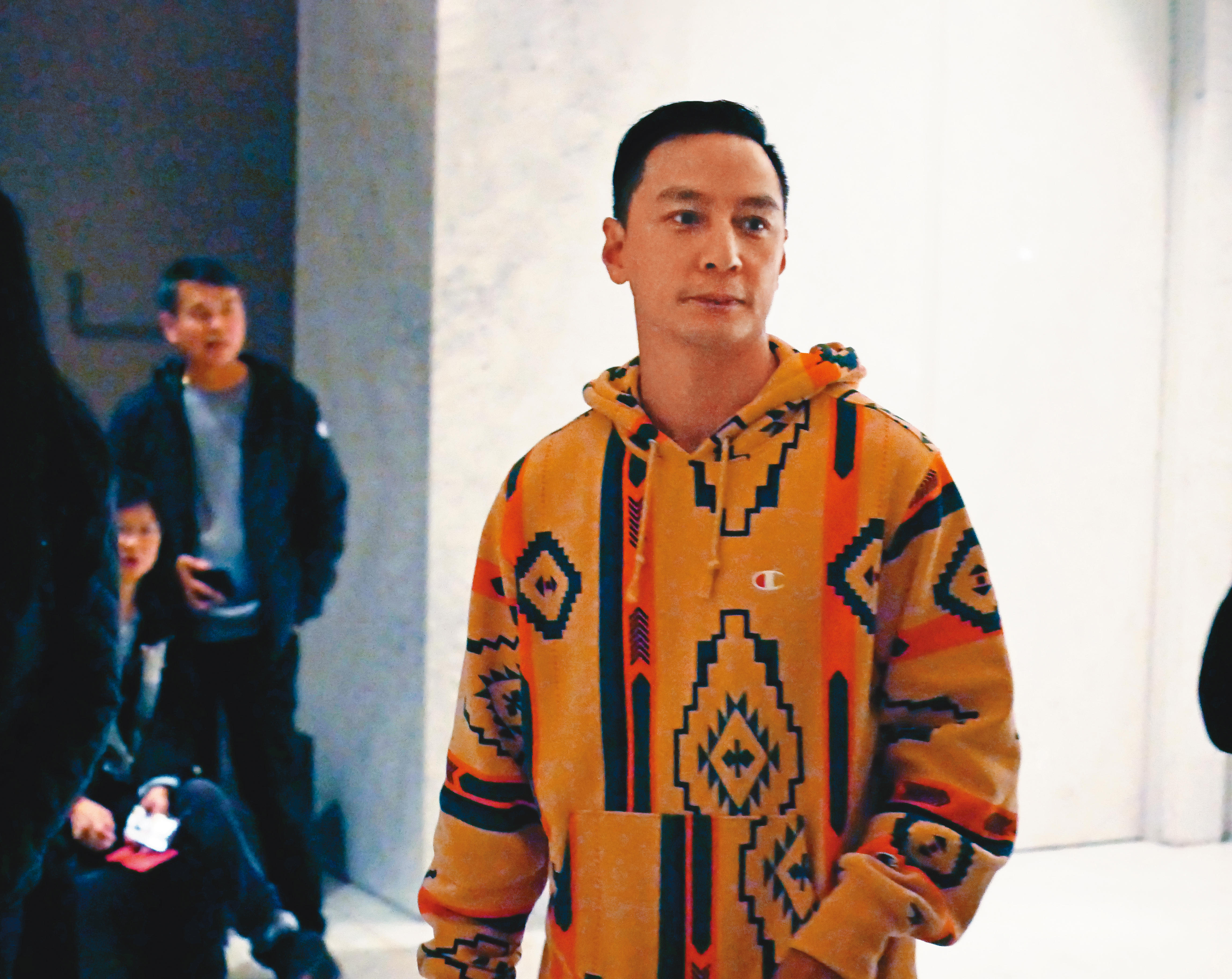 2019年12月29日21：43，吳彥祖上月底現身寒舍艾美酒店，看起來氣色不錯。