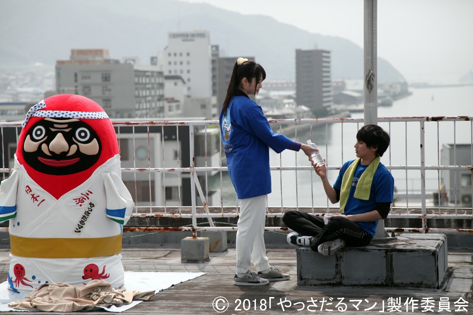 大森研一的前作《やっさだるマン》以廣島縣三原市為舞台，片名取自當地官方吉祥物。（翻攝自news.livedoor.com）