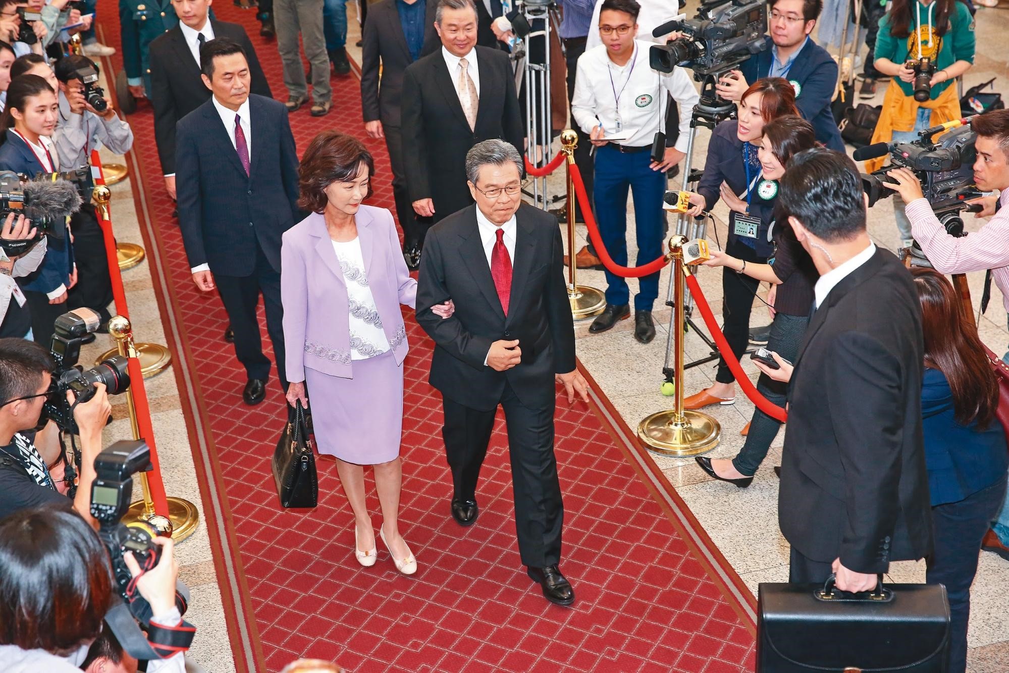 劇組花一年才申請到總統府介壽館首次出借拍戲。（馬克吐溫提供）