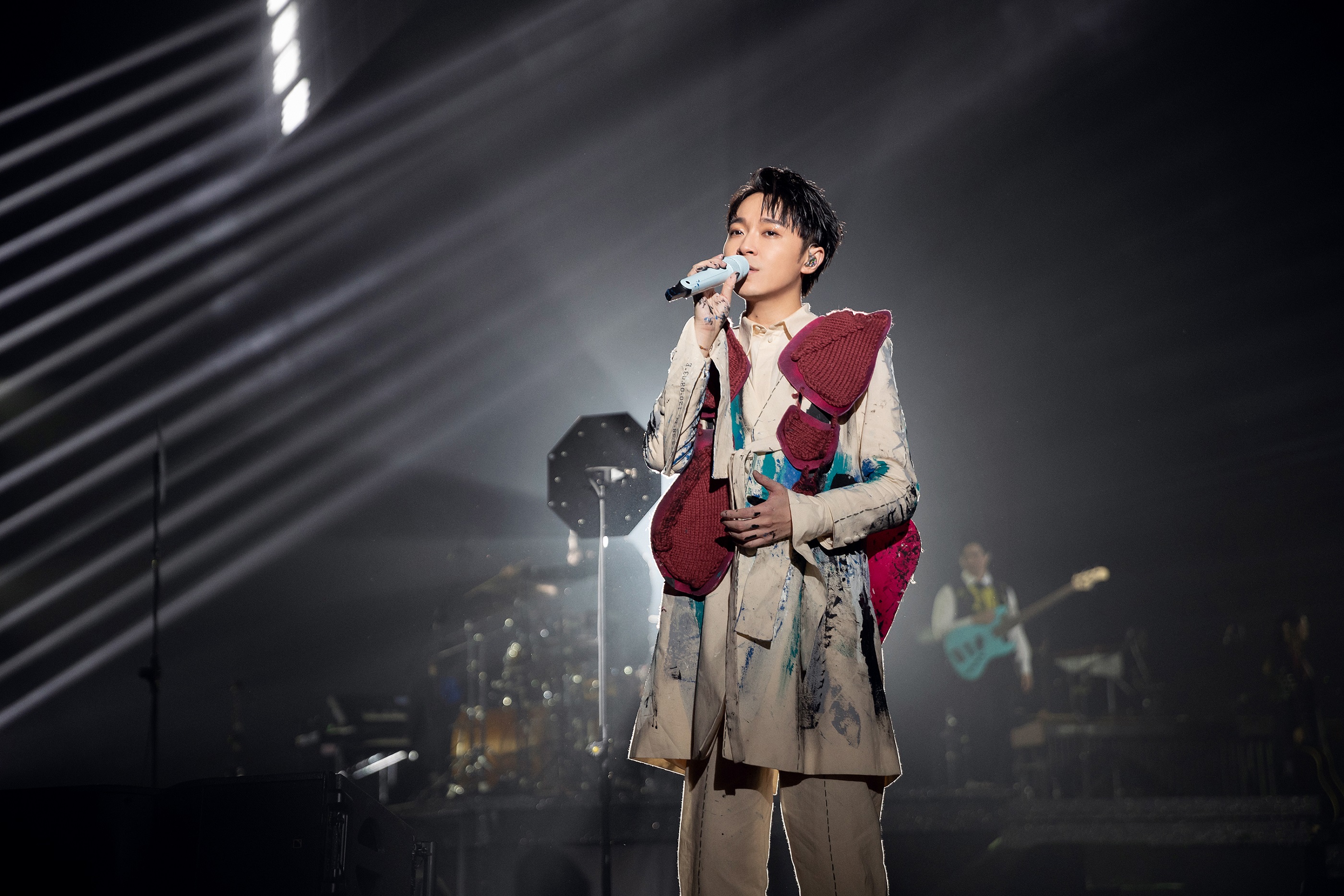 吳青峰《太空備忘記》個唱，於1月3、4日在杭州黃龍體育館演出。（環球唱片提供）