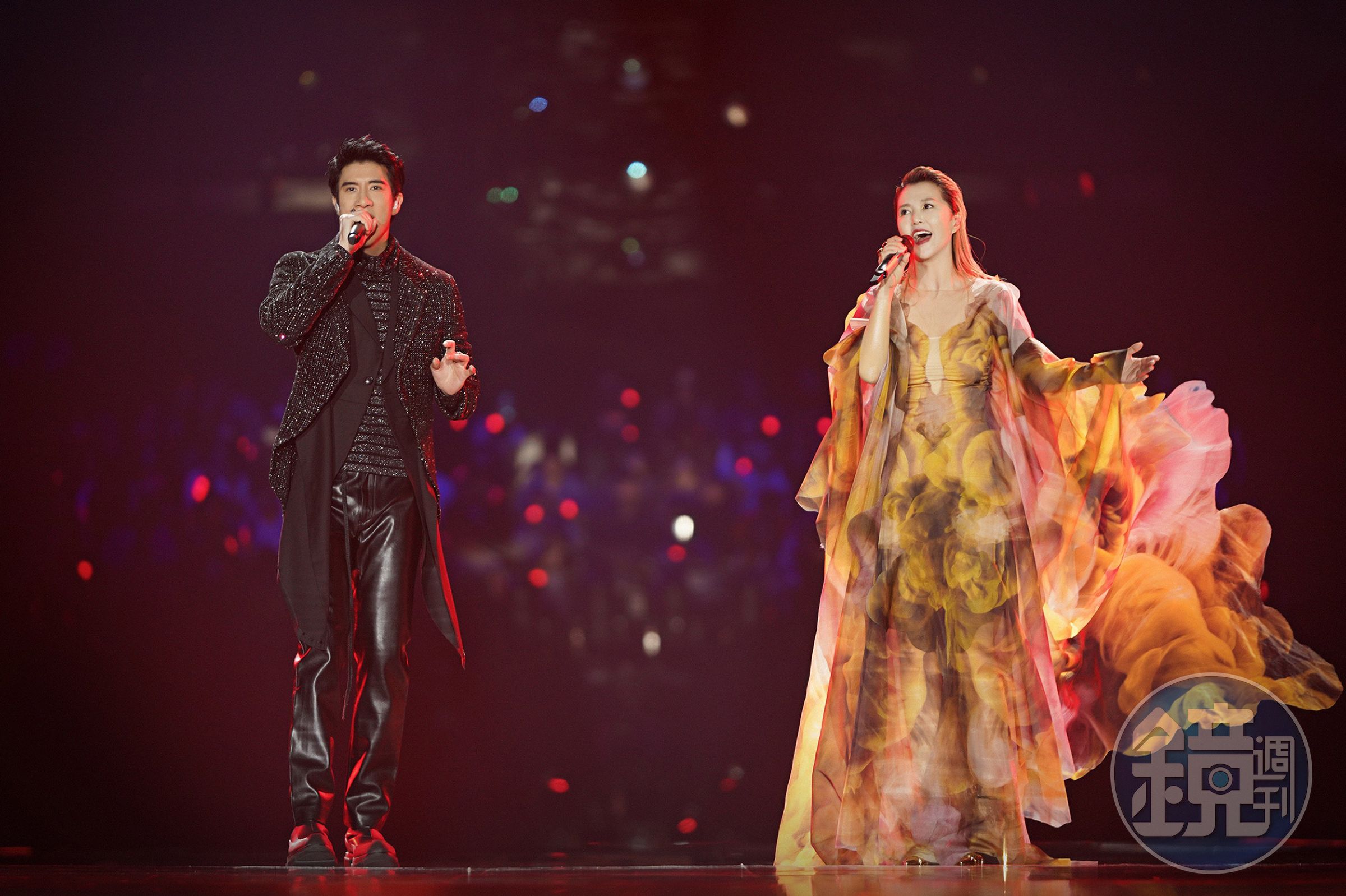 王力宏偕譚維維唱抖音神曲〈緣分一道橋〉，同登跨年收視之王。（江蘇衛視提供）
