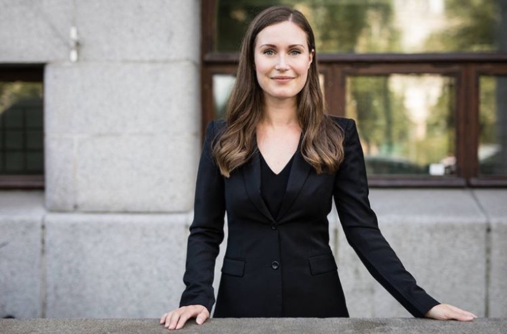 34歲的馬林（Sanna Marin）出身芬蘭首都赫爾辛基，由同性戀雙親撫養長大。（翻攝自politicstogoplease IG）