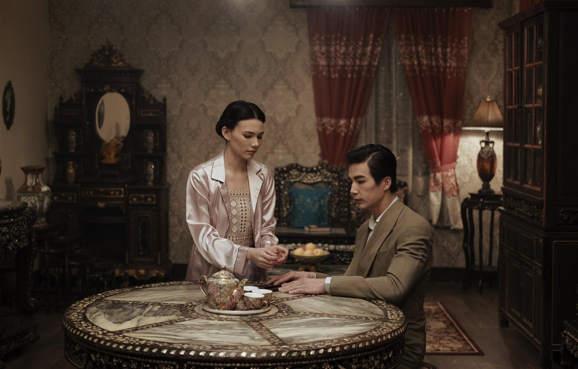 紀培慧（左）飾演伊莎貝爾，林路迪（右）飾演天白。（Netflix提供）
