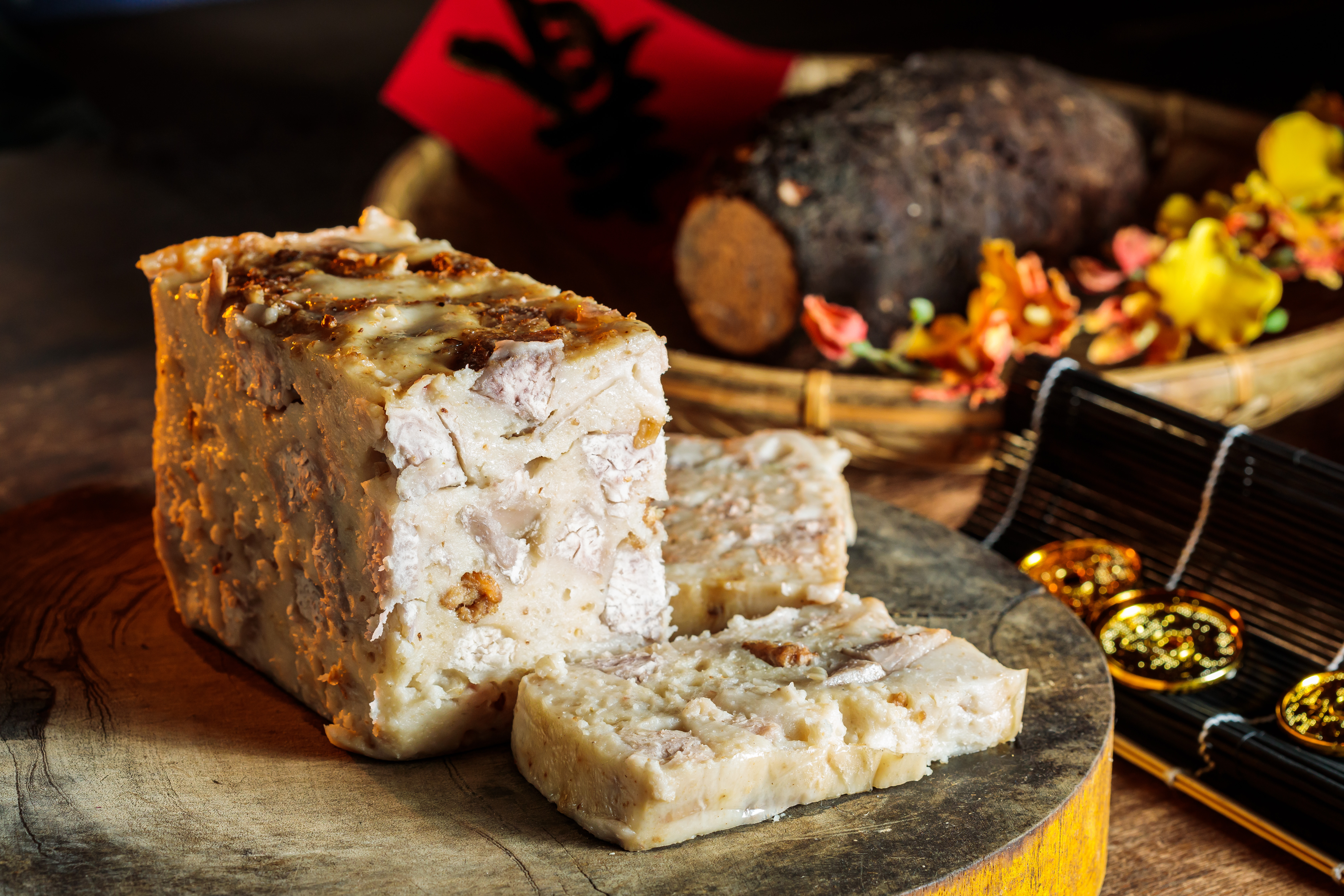 「紅龜伯」賣的傳統粿食料好實在、價格也親民。