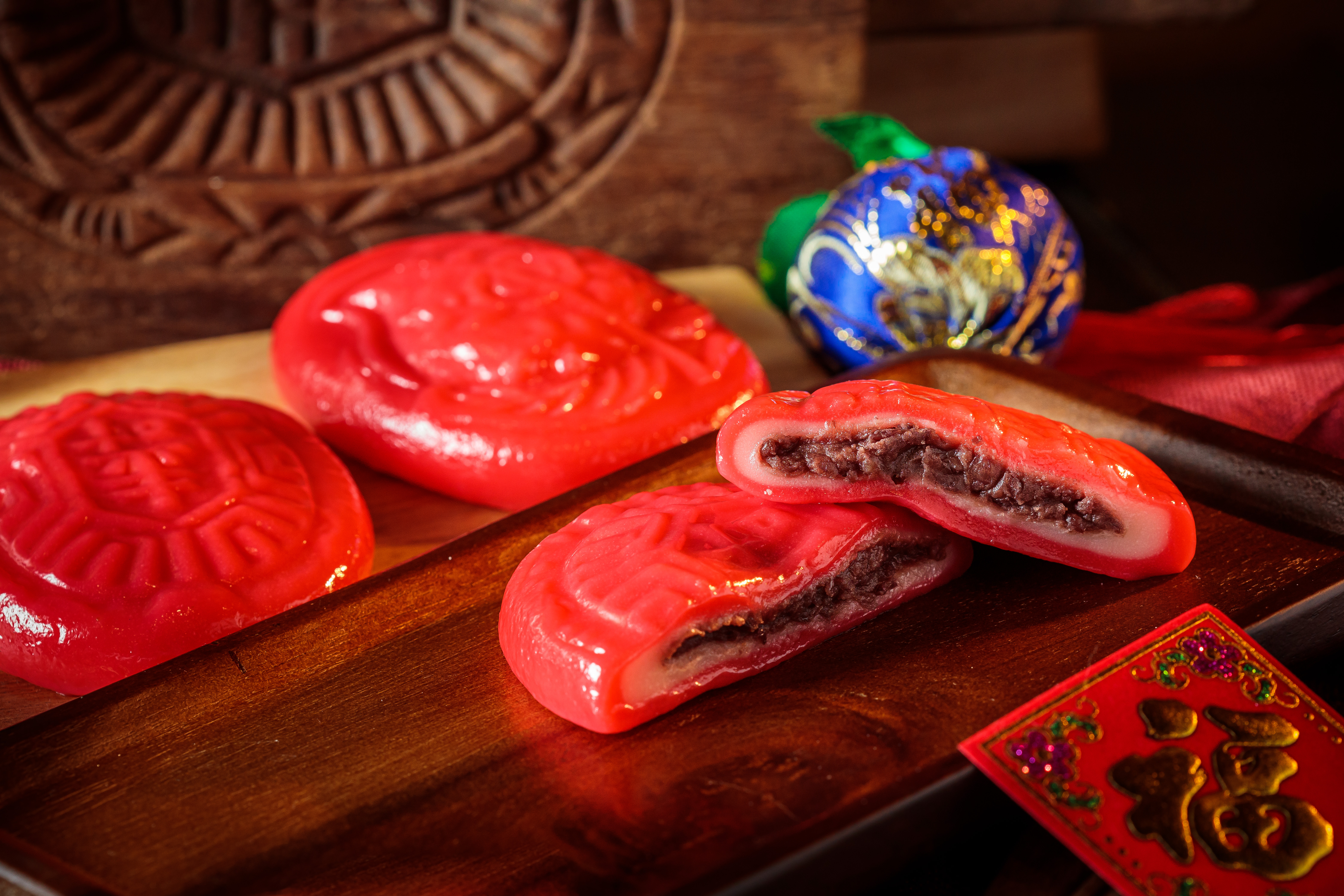 紅龜粿有長壽的吉利意思，是過年不可或缺的粿食之一。