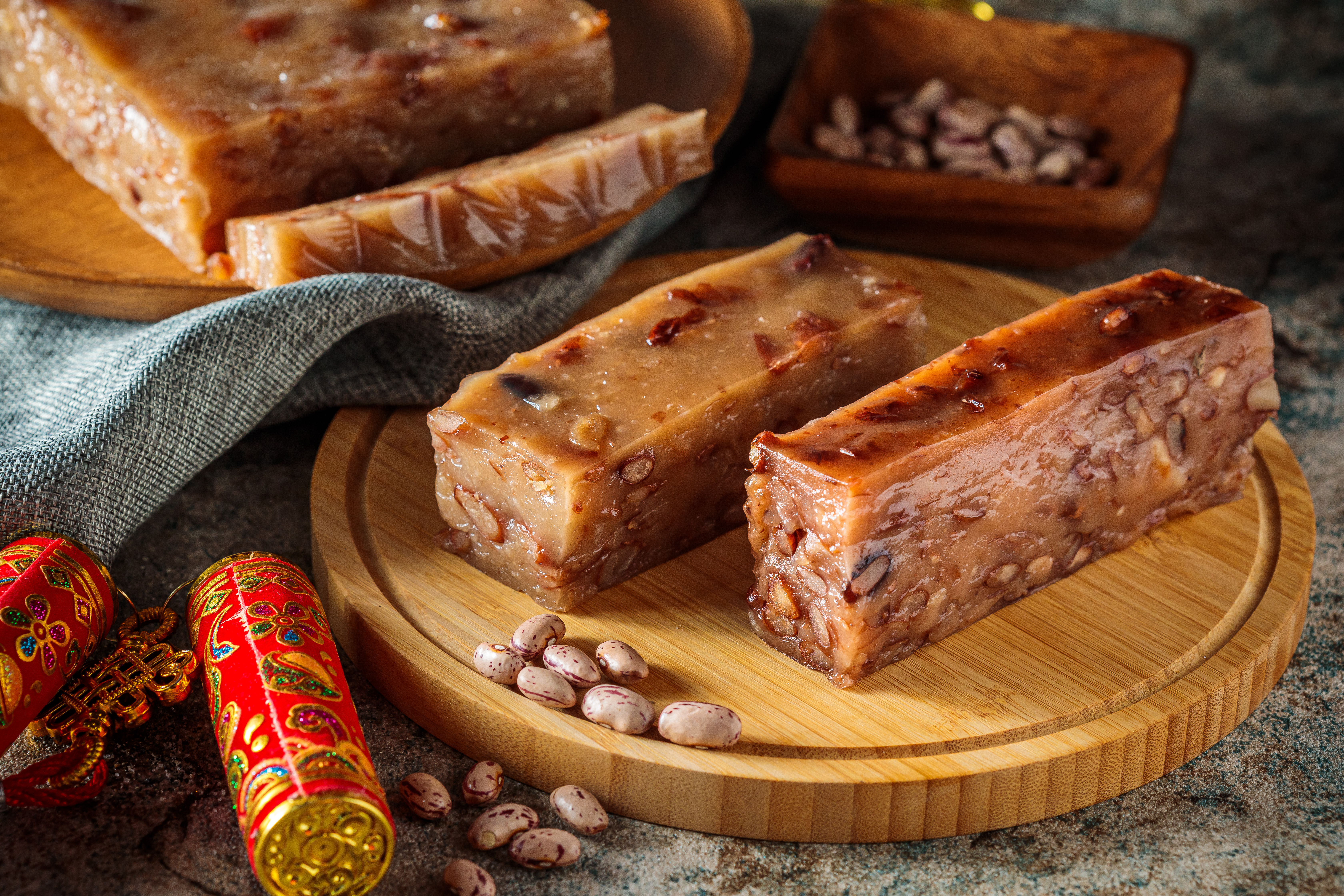 「三六圓仔店」在農曆新年的前10天，會製作大約7種口味的年糕。