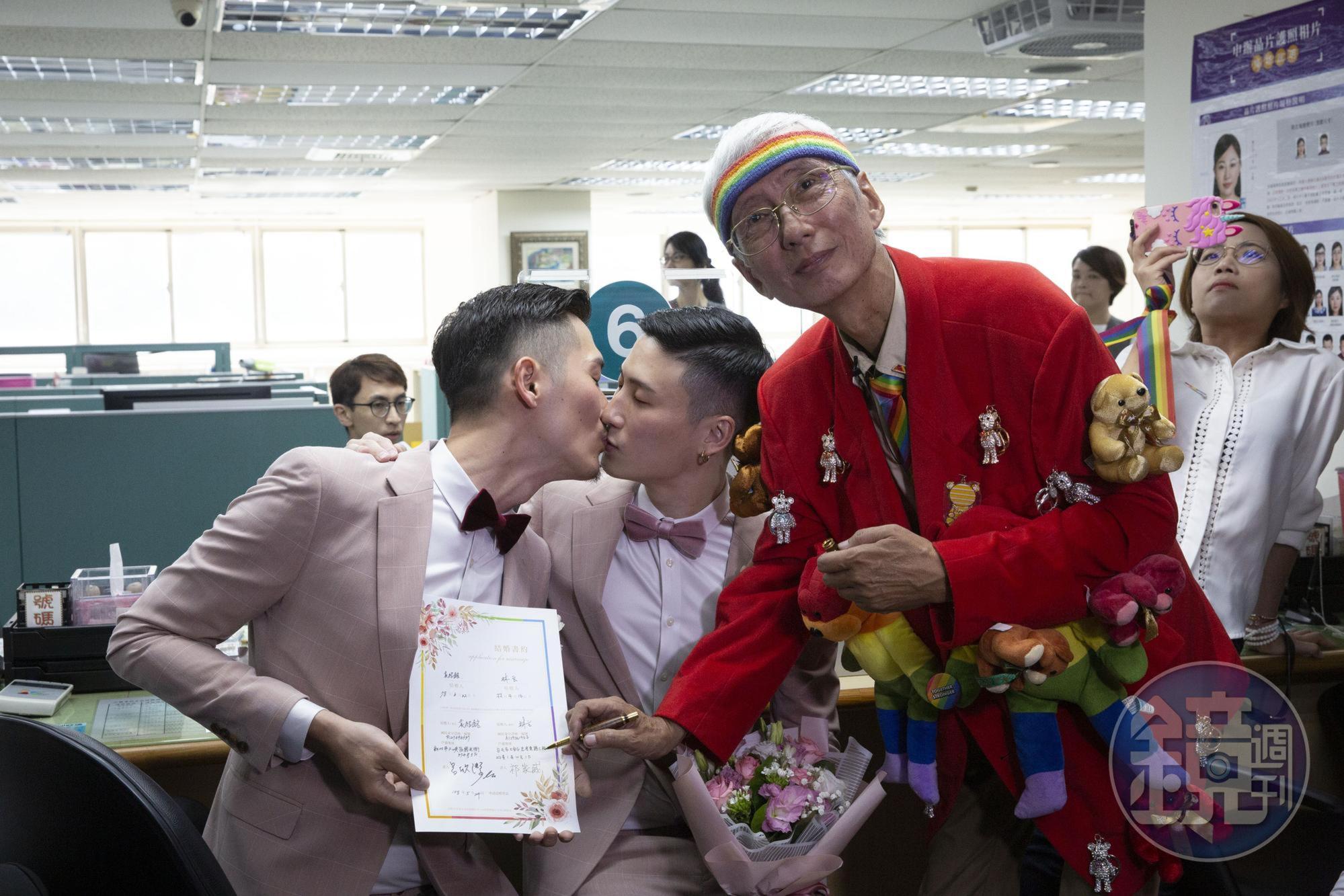 去年5月同婚專法上路,今年申報綜合所得稅,同婚伴侶也可選擇合併申報。圖為示意圖。