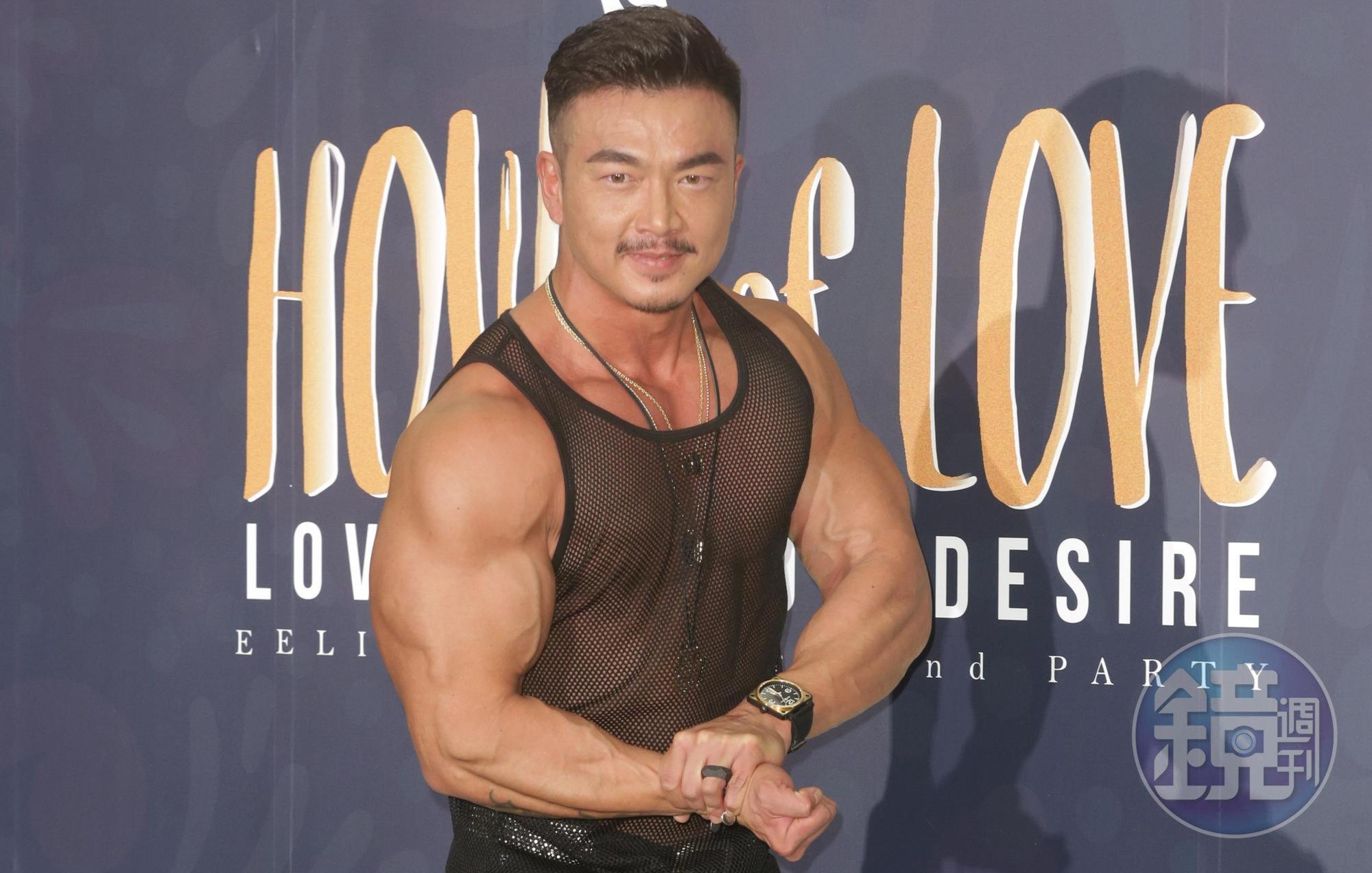 李沛旭和蔡淑臻情變傳了多時，今天他獨自一人出席伊林娛樂尾牙，終於鬆口承認分手，但還是維持「同居」的奇妙情誼！