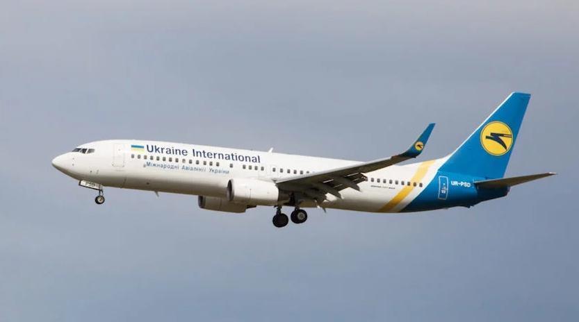 烏克蘭航空一架波音737客機驚傳在伊朗起飛後墜毀。圖為示意圖，非事故飛機。（翻攝自網路／flightdeckfriend.com）