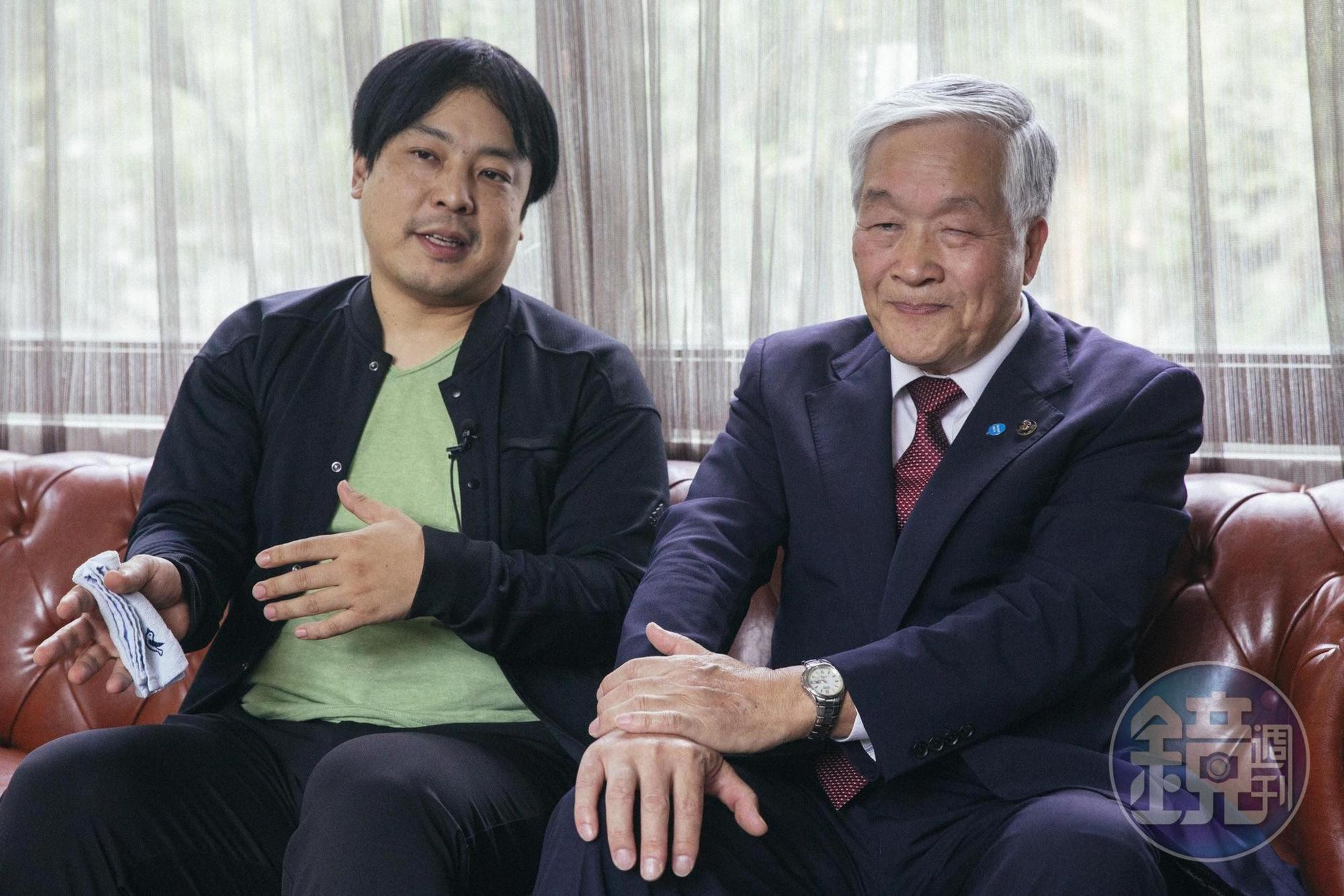大森研一(左)編導的《與昨日同行》,獲新居濱市市長石川勝行(右)大力促成拍攝。