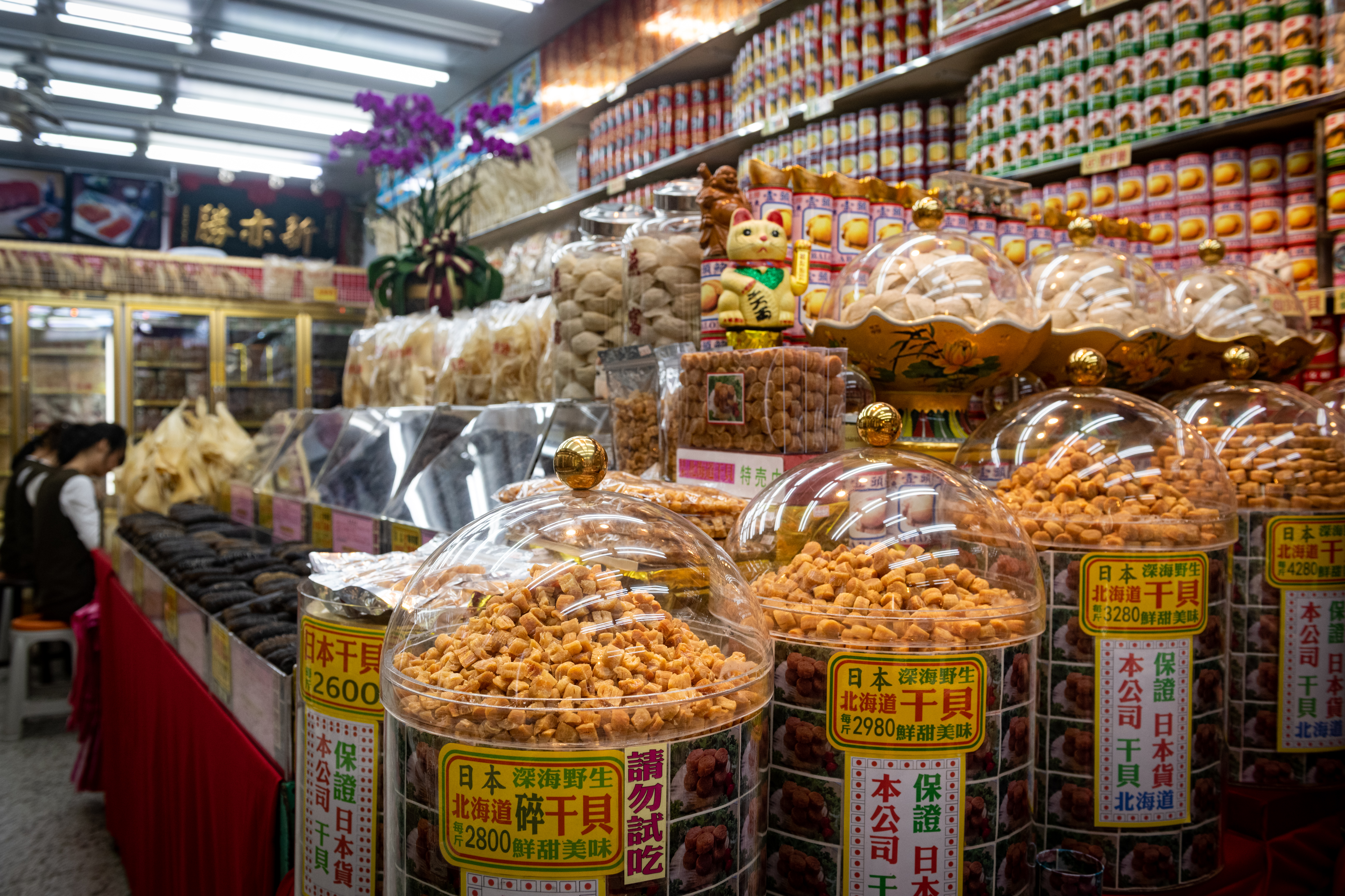 乾貨商品排列整齊，媲美食材選物店。